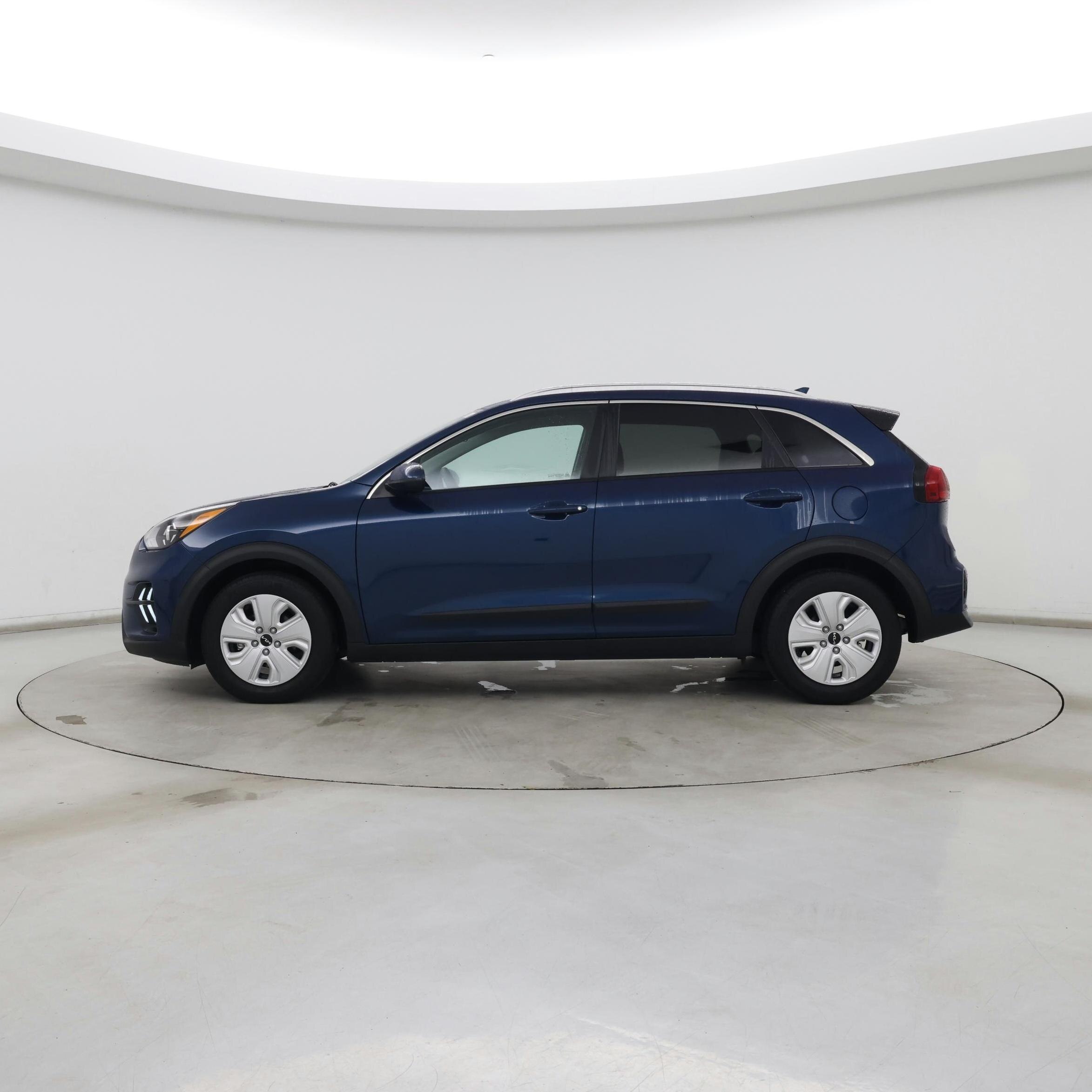 Thumbnail: 2022 Kia Niro - 3