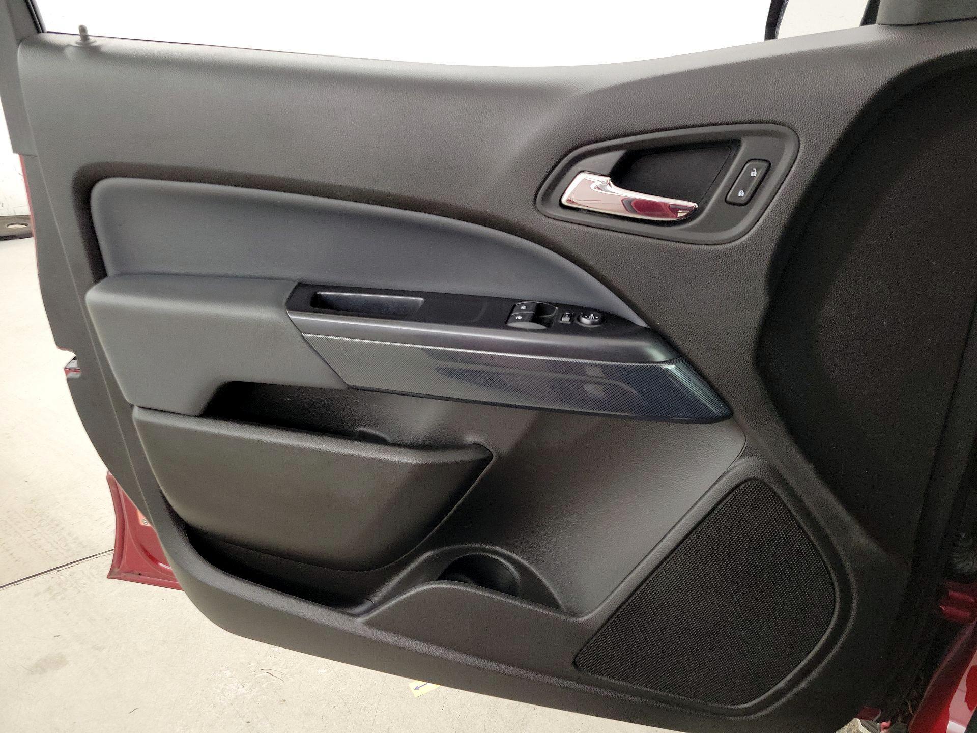 Thumbnail: 2017 Chevrolet Colorado - 12