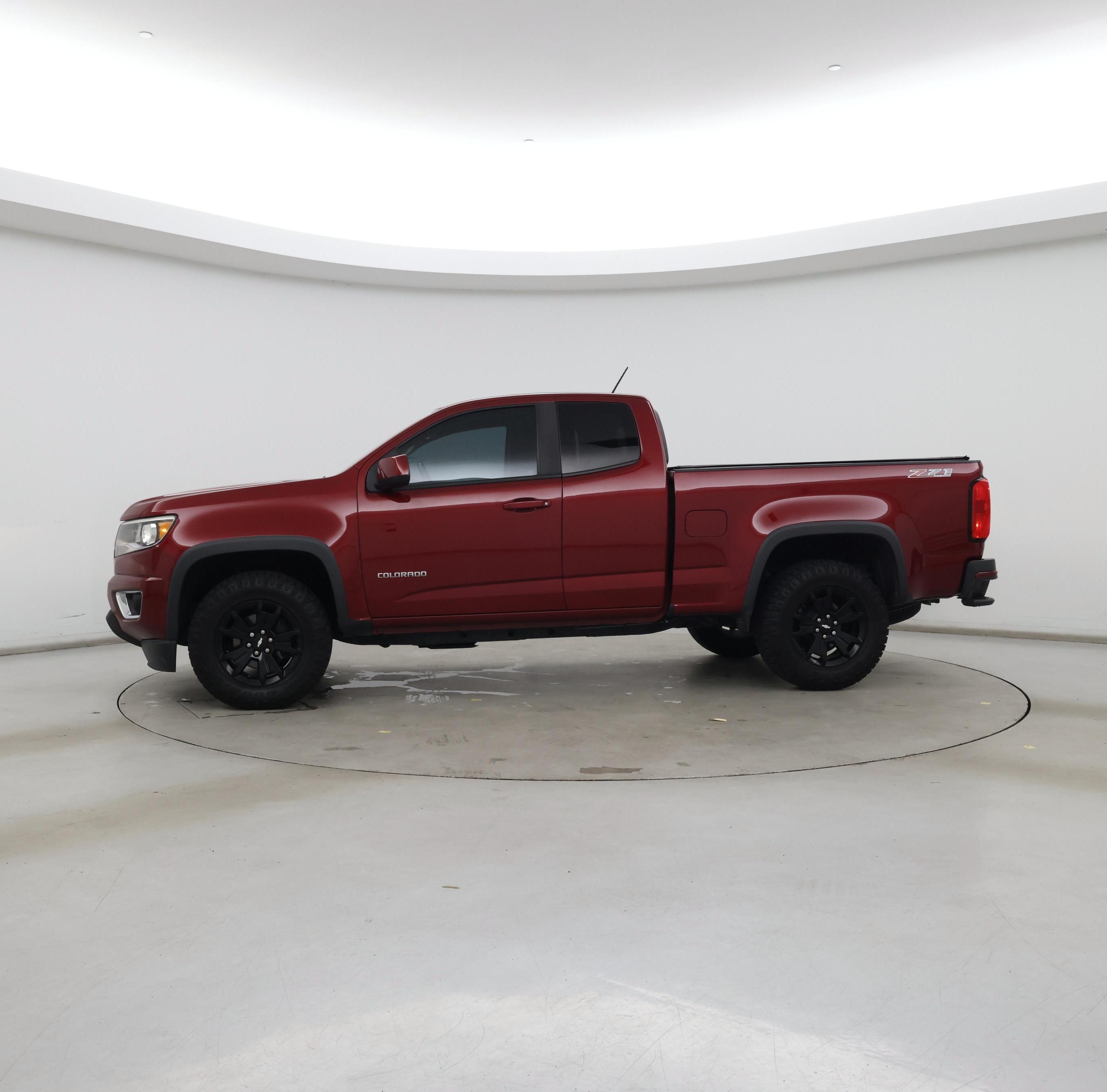 Thumbnail: 2017 Chevrolet Colorado - 3