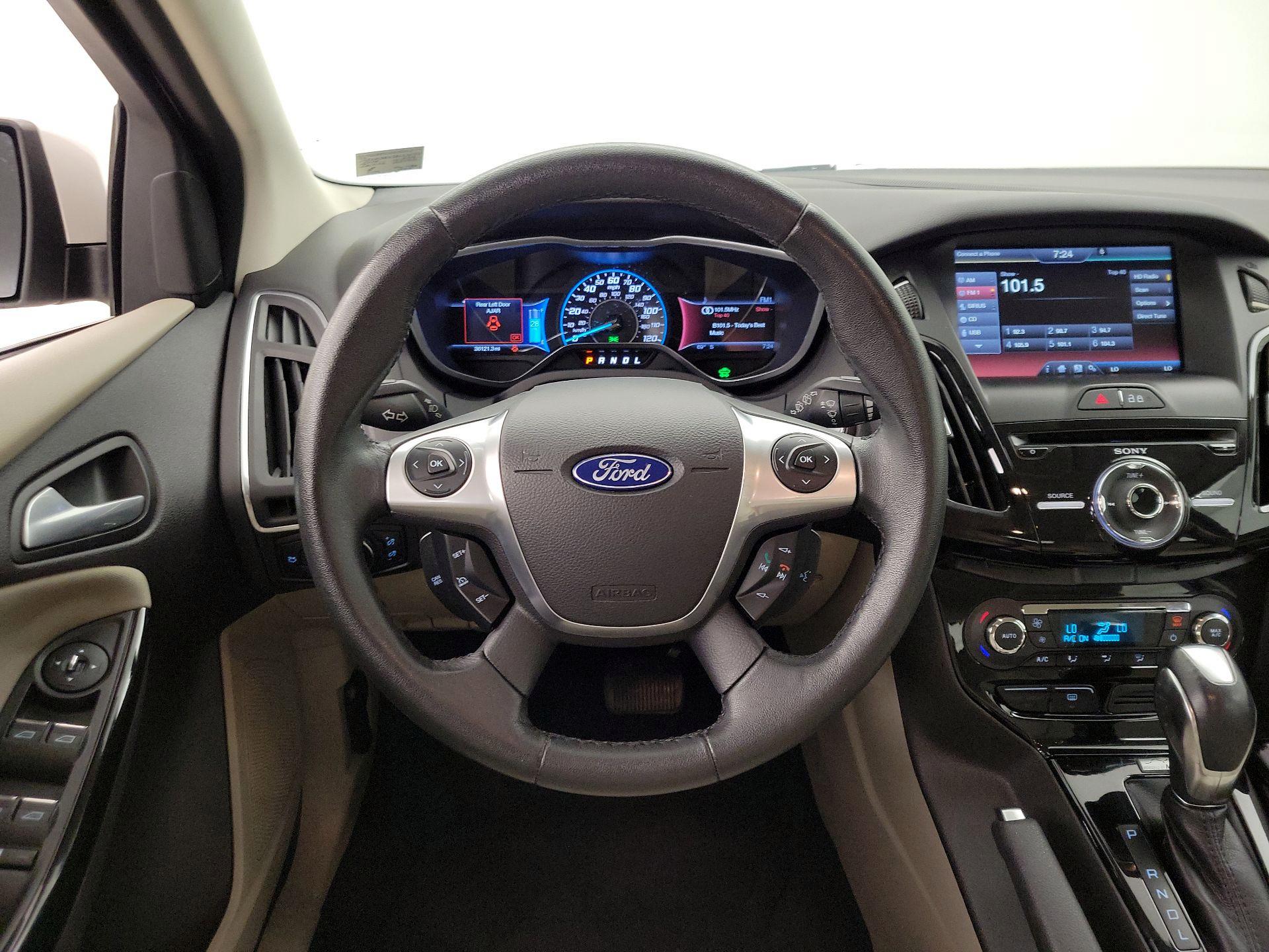 Thumbnail: 2014 Ford Focus - 10