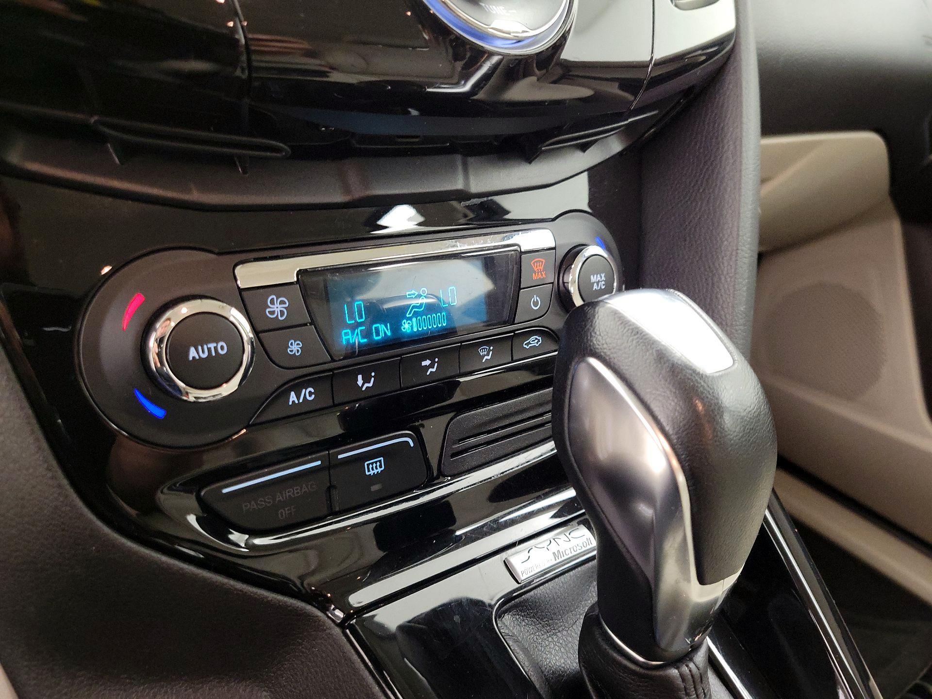 Thumbnail: 2014 Ford Focus - 16