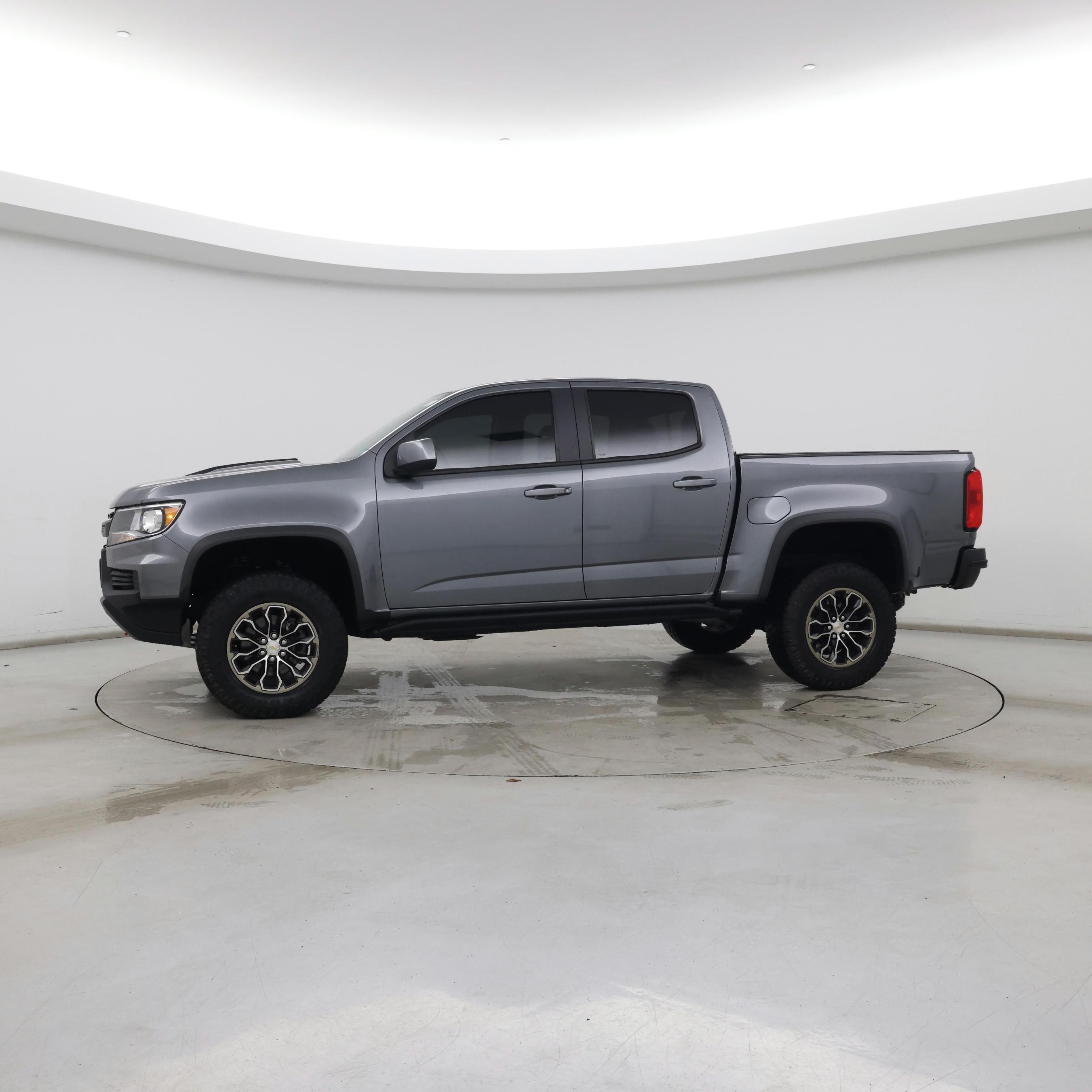 Thumbnail: 2021 Chevrolet Colorado - 3