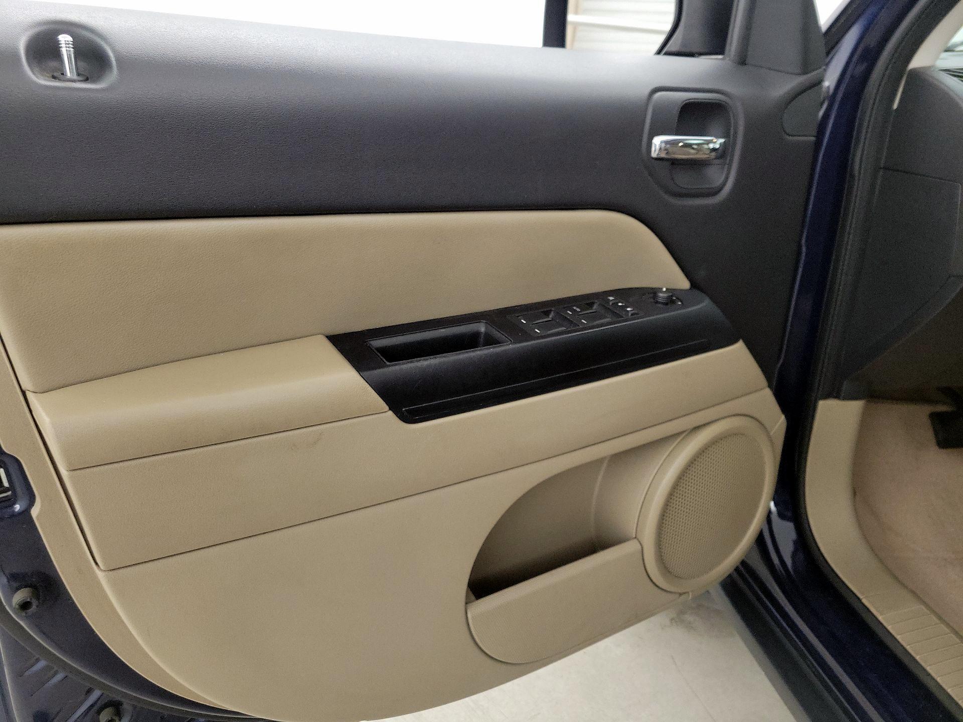 Thumbnail: 2016 Jeep Patriot - 12
