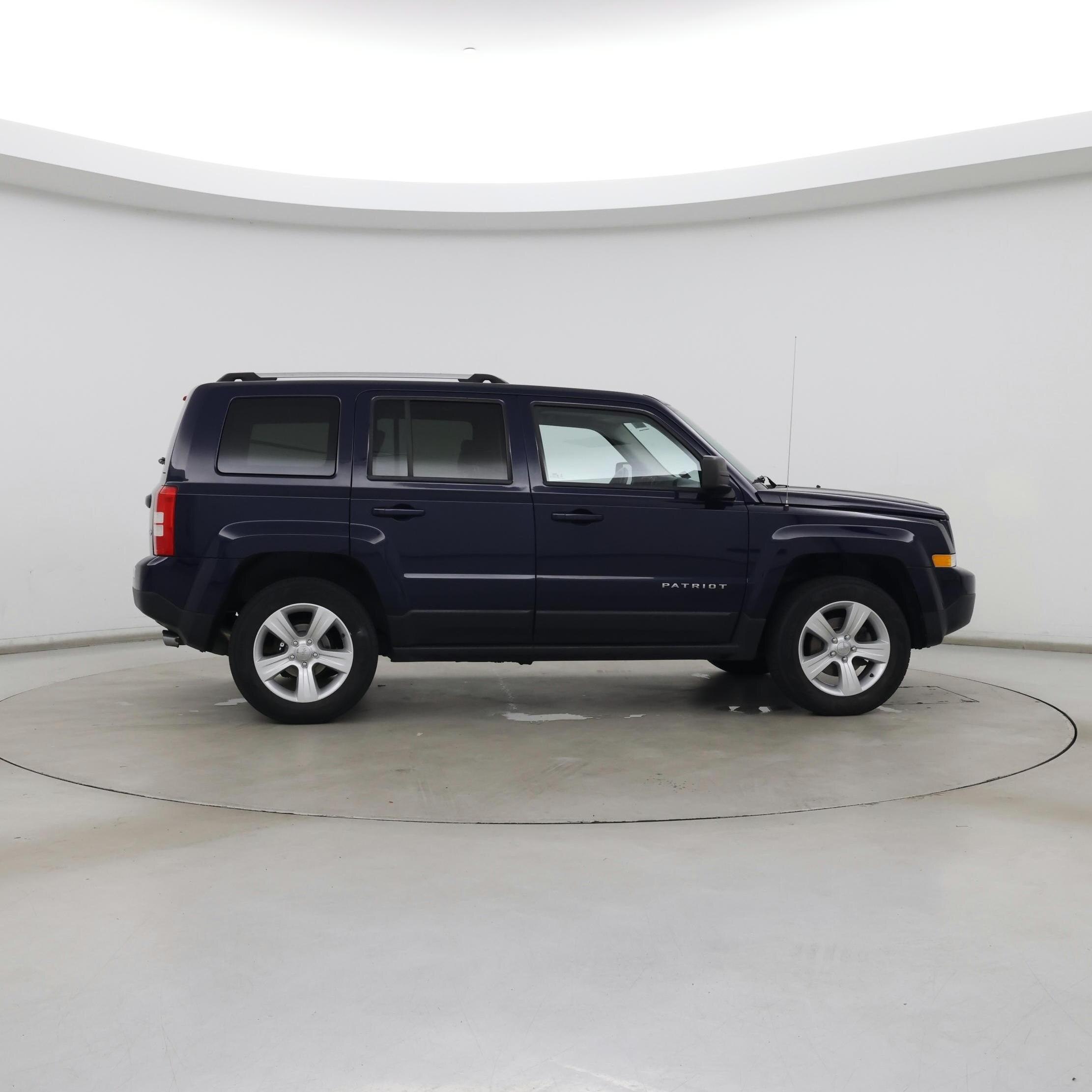Thumbnail: 2016 Jeep Patriot - 7