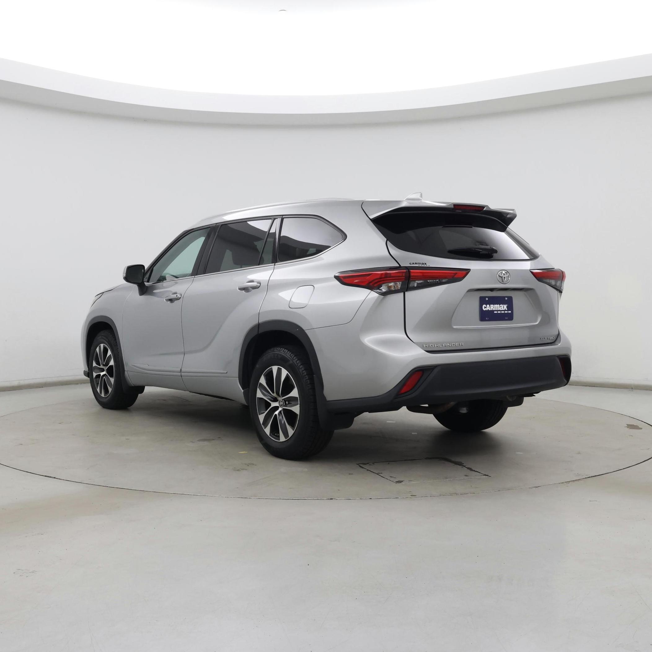 Thumbnail: 2022 Toyota Highlander - 2
