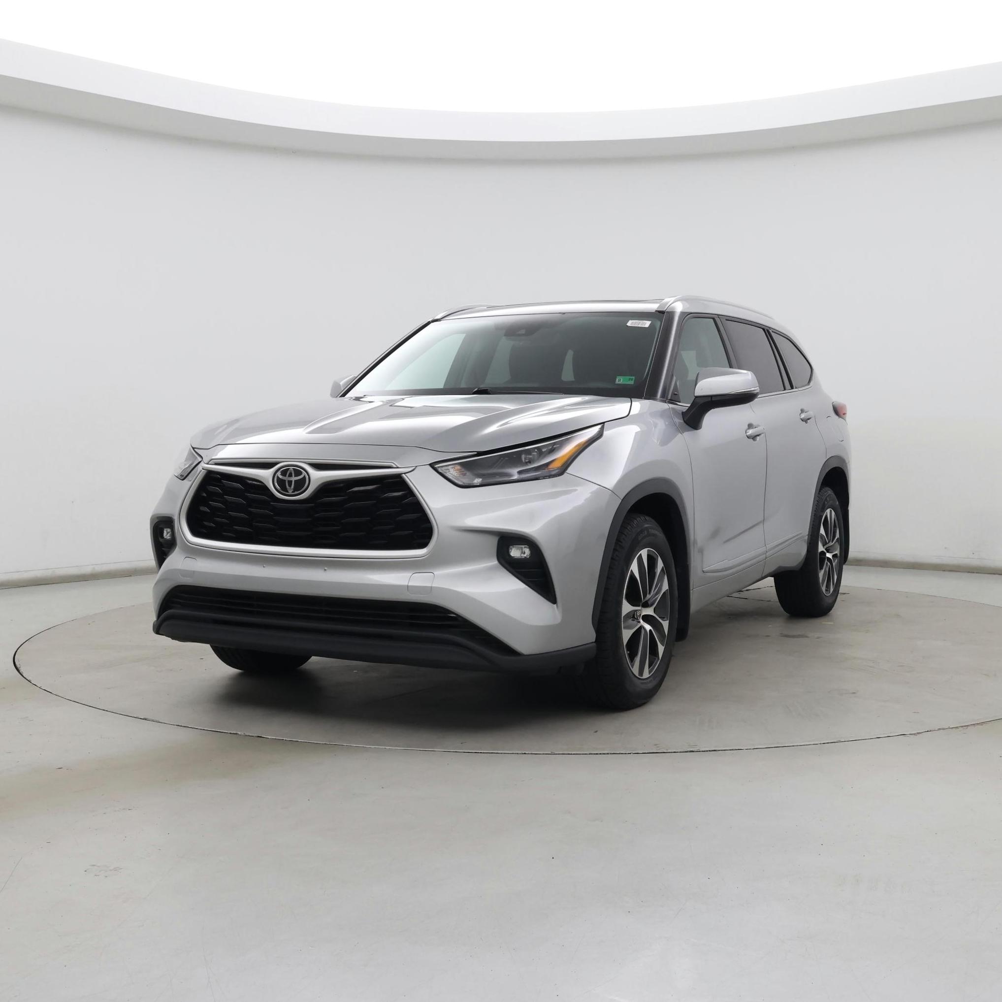 Thumbnail: 2022 Toyota Highlander - 4