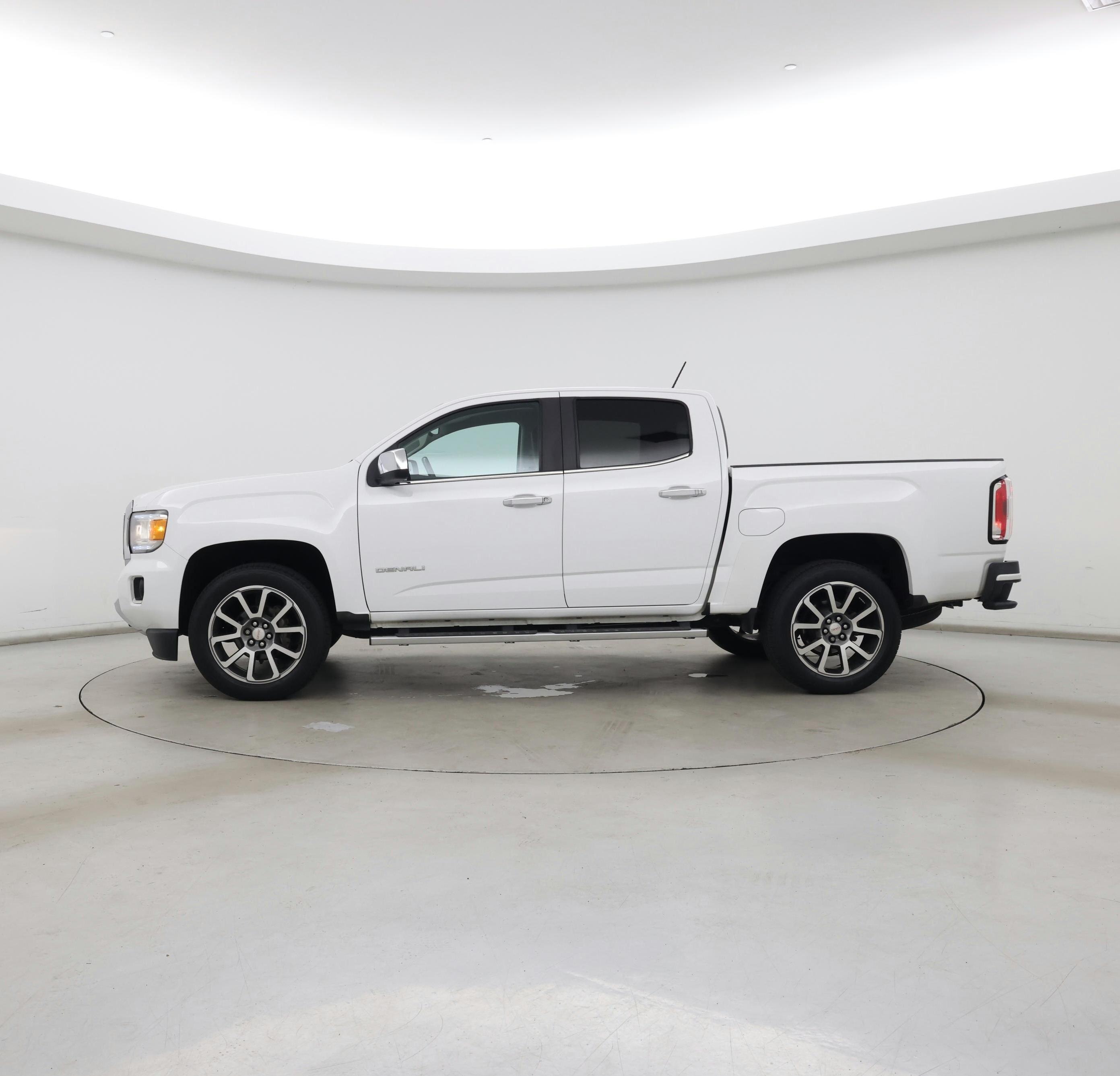Thumbnail: 2018 GMC Canyon - 3