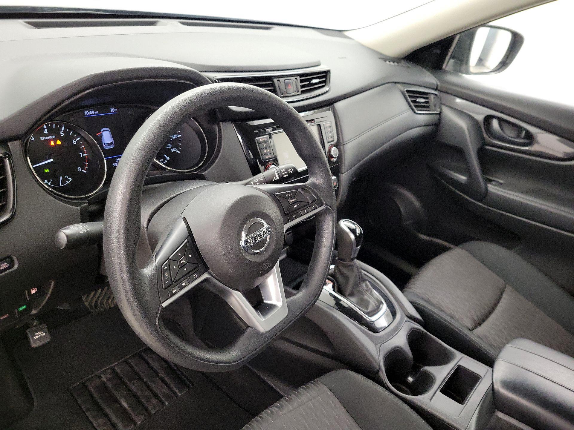 Thumbnail: 2020 Nissan Rogue - 9