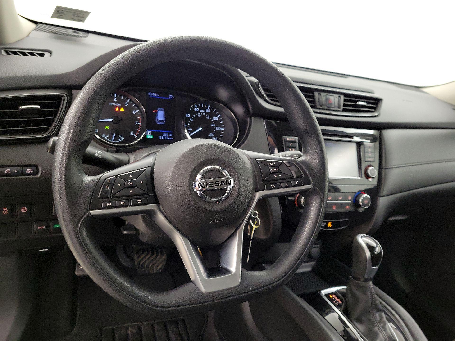 Thumbnail: 2020 Nissan Rogue - 10