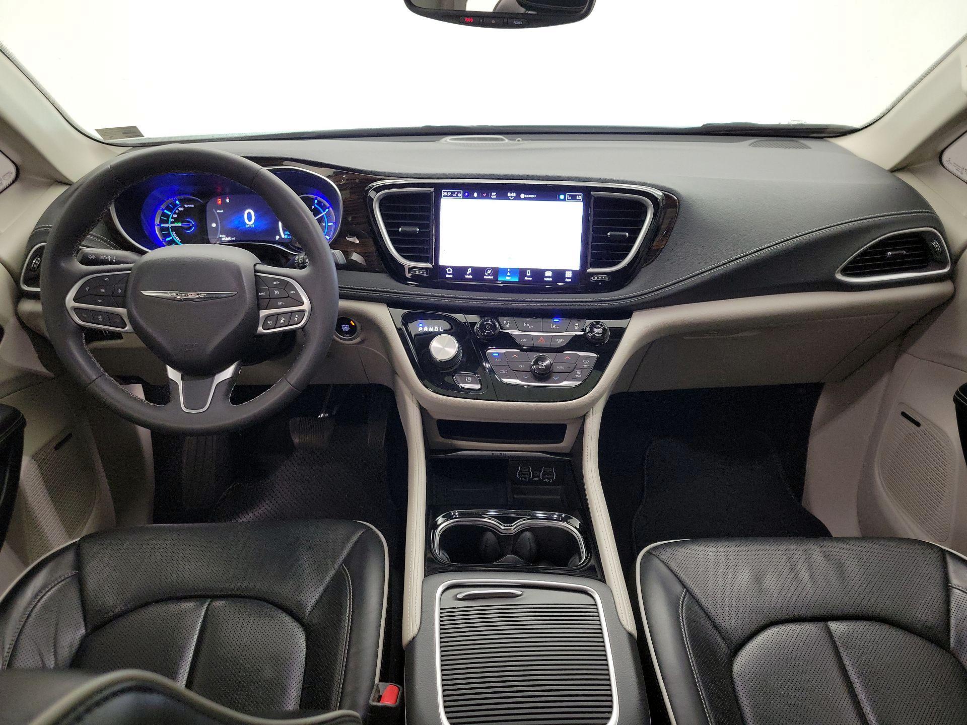 Thumbnail: 2022 Chrysler Pacifica - 9