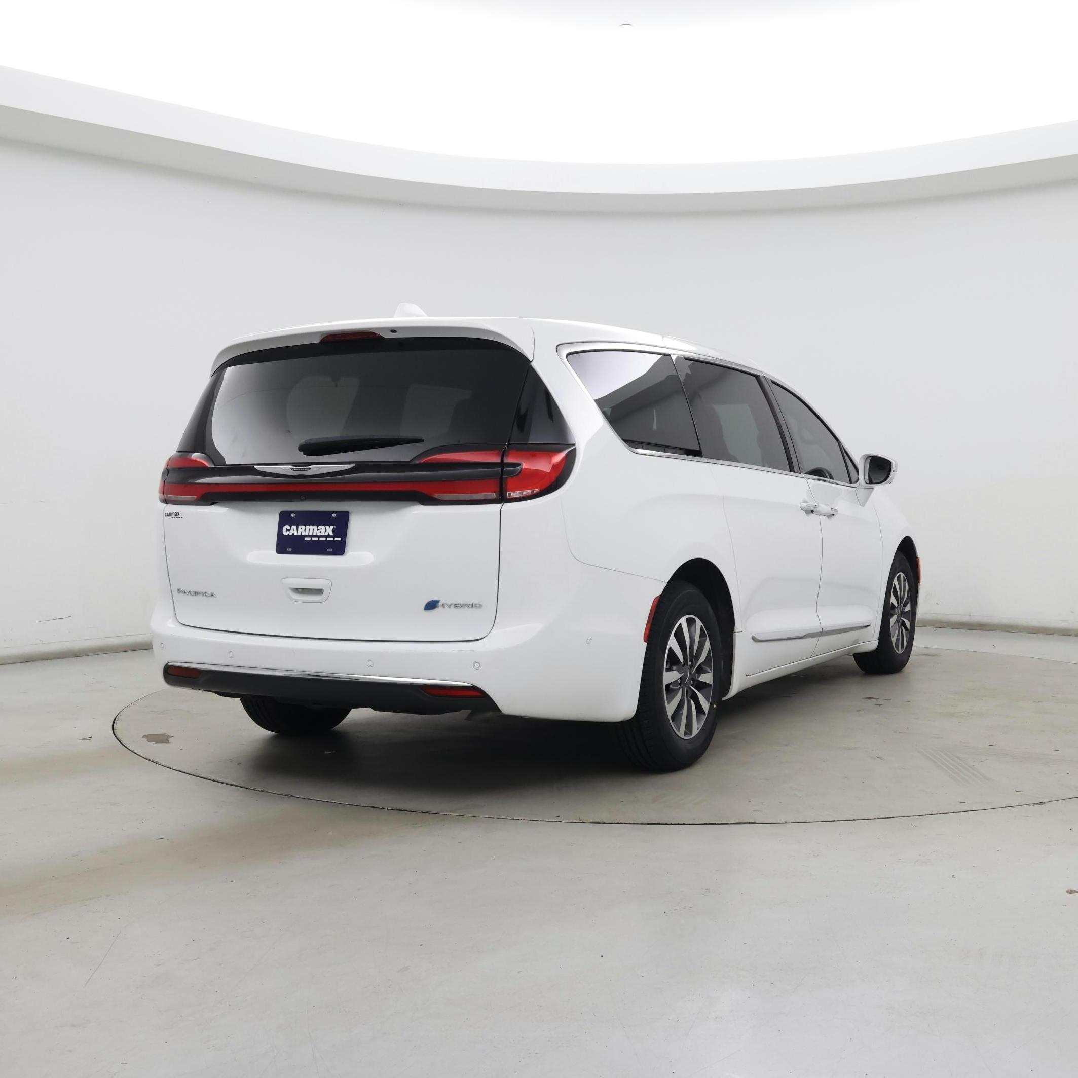 Thumbnail: 2022 Chrysler Pacifica - 8