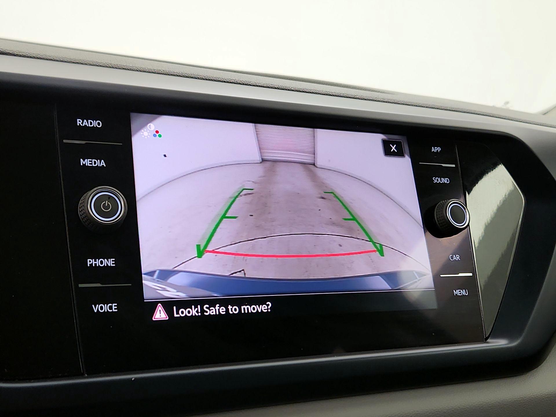 Thumbnail: 2022 Volkswagen Taos - 14