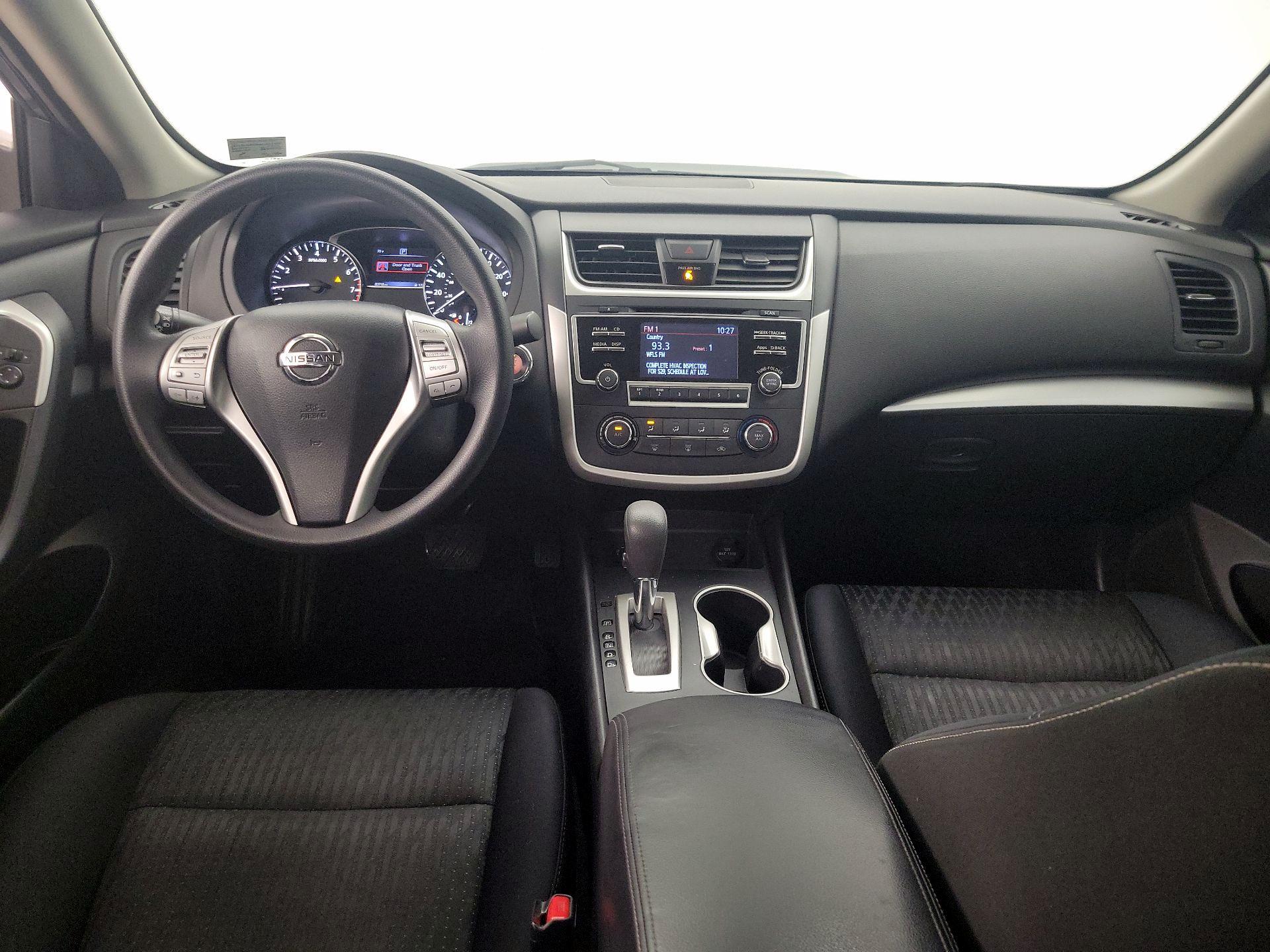 Thumbnail: 2016 Nissan Altima - 9