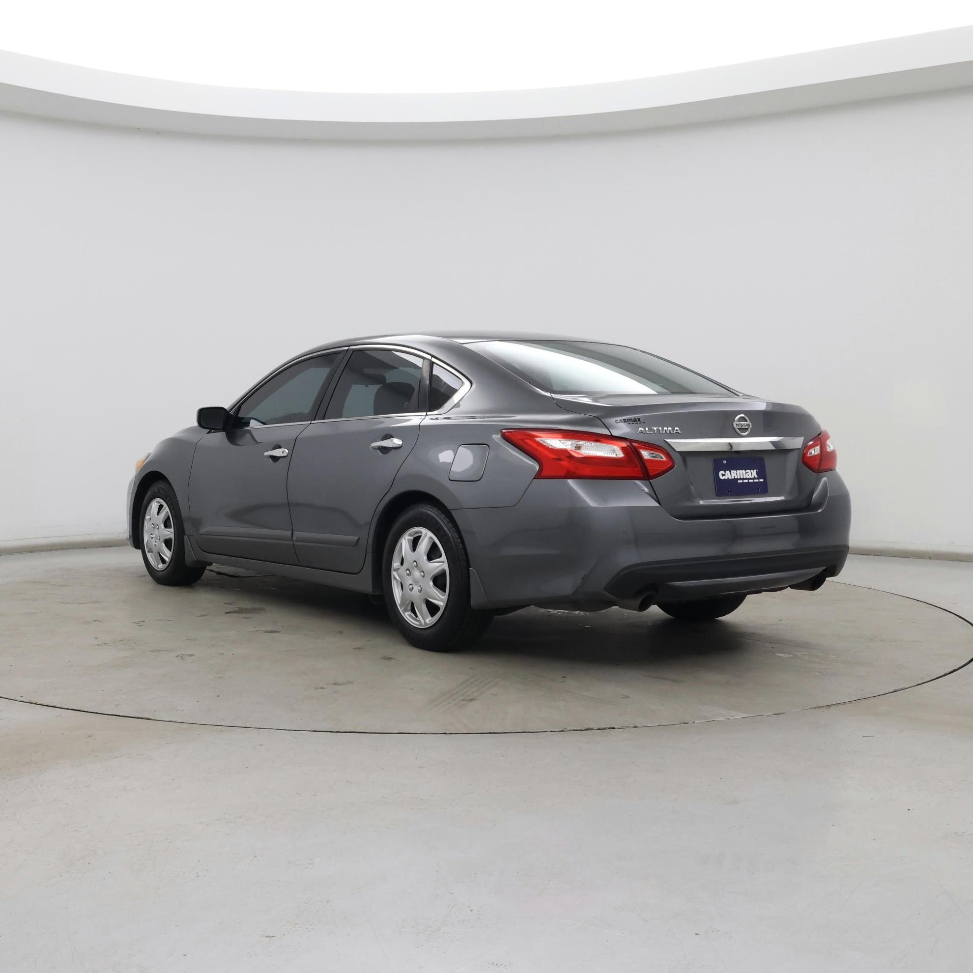 Thumbnail: 2016 Nissan Altima - 2