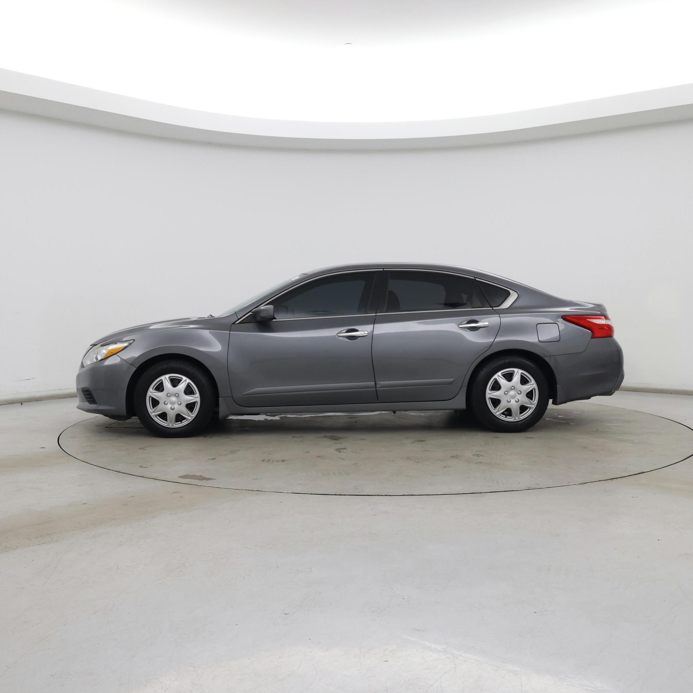 Thumbnail: 2016 Nissan Altima - 3