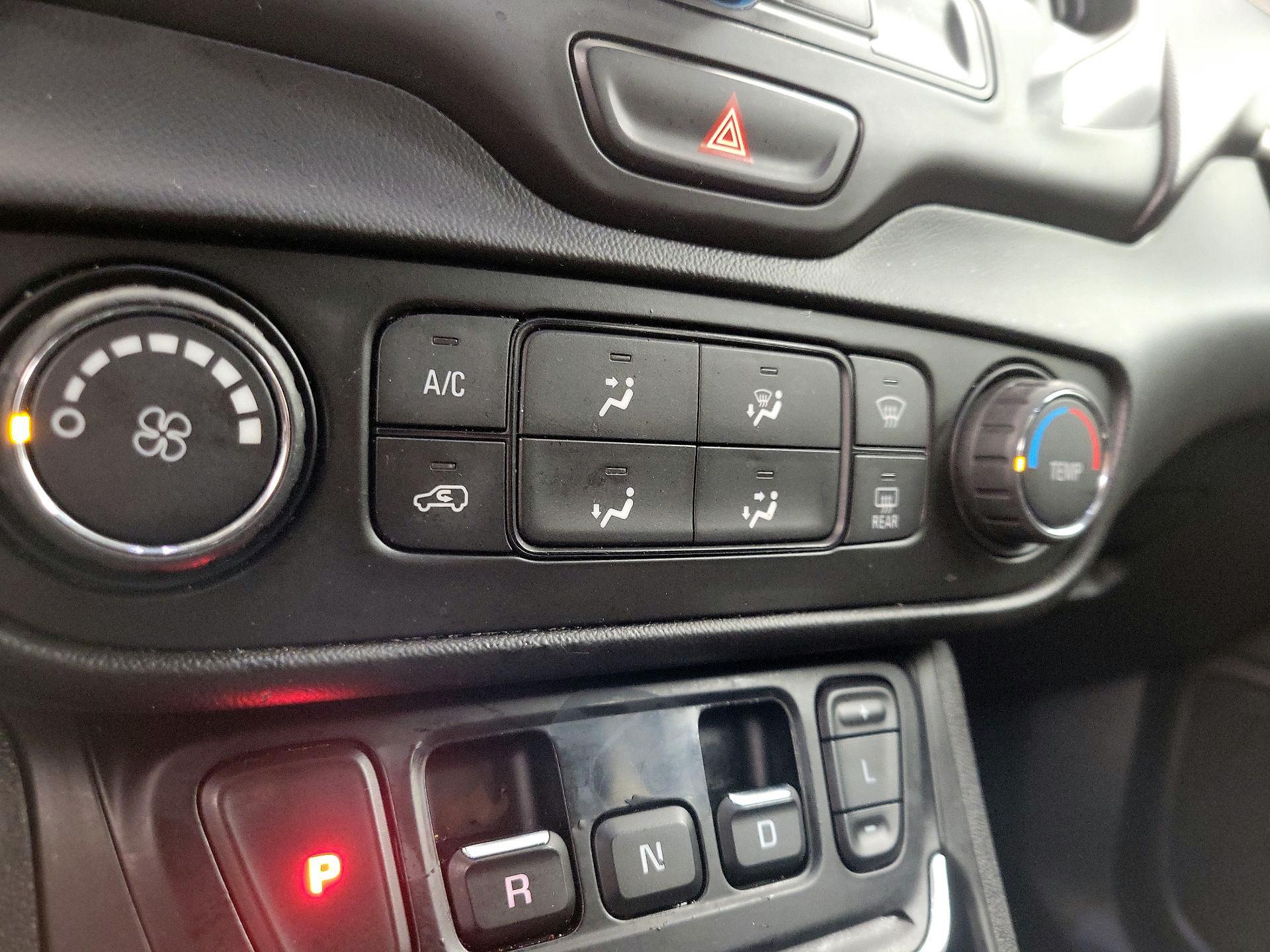Thumbnail: 2018 GMC Terrain - 16