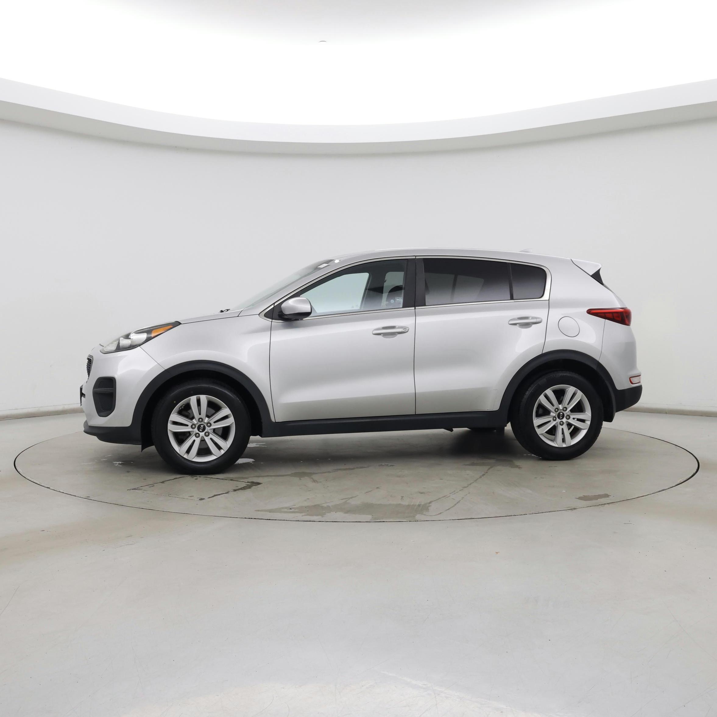 Thumbnail: 2017 Kia Sportage - 3