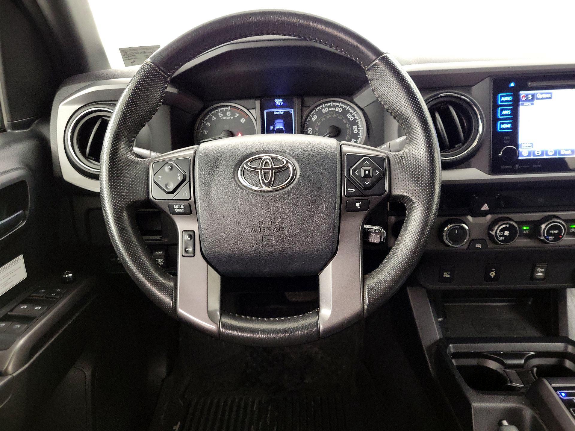 Thumbnail: 2017 Toyota Tacoma - 10