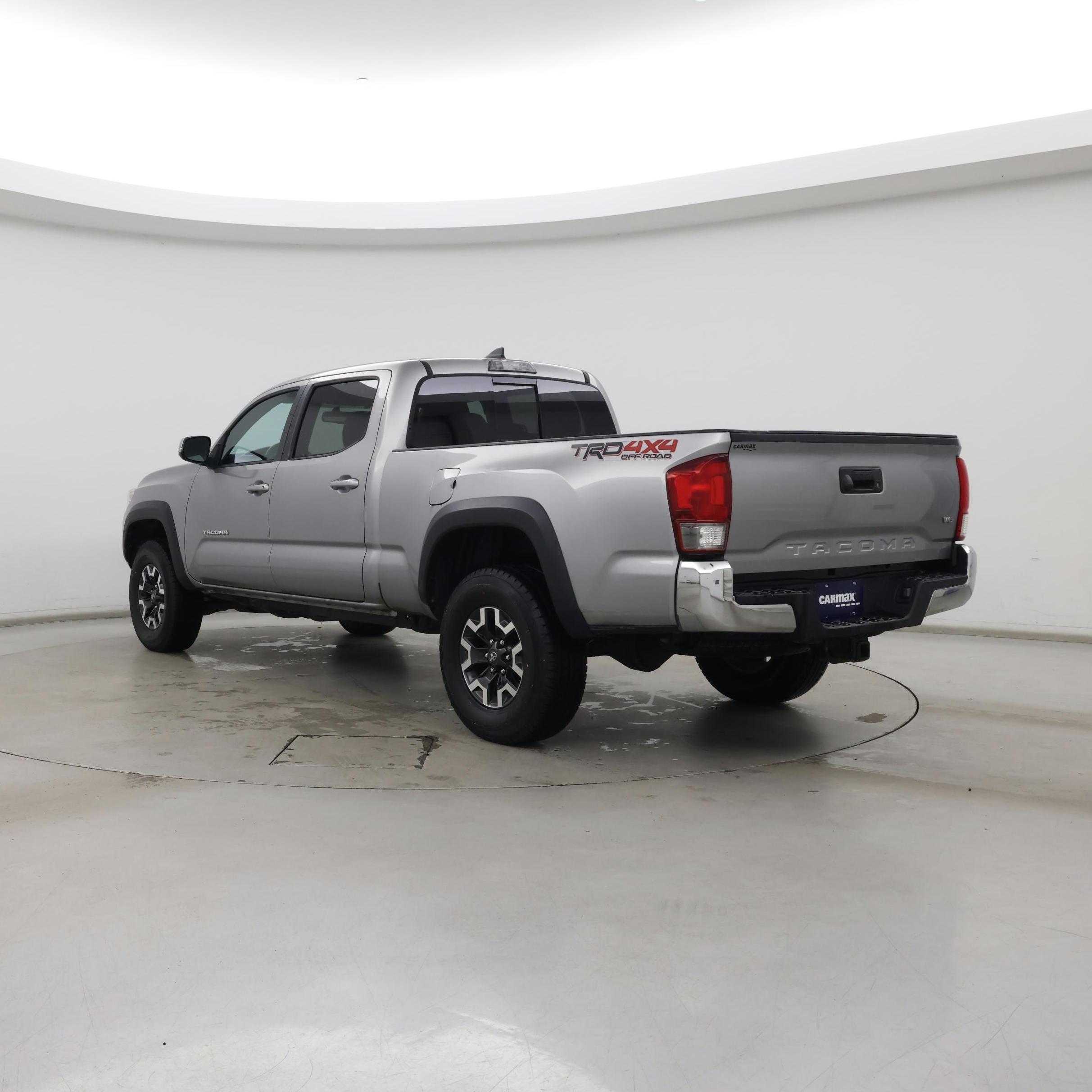 Thumbnail: 2017 Toyota Tacoma - 2