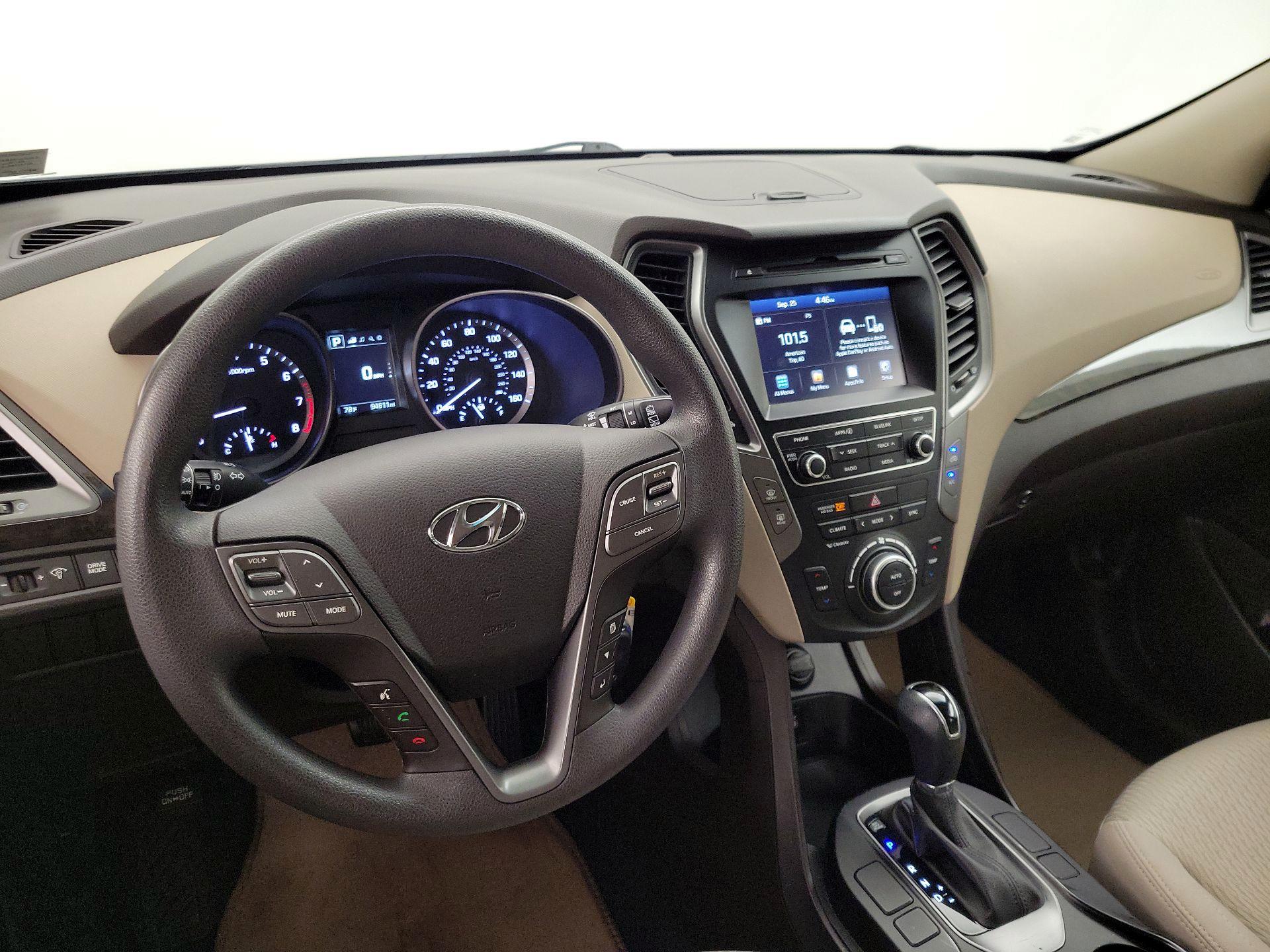 Thumbnail: 2017 Hyundai Santa Fe - 9