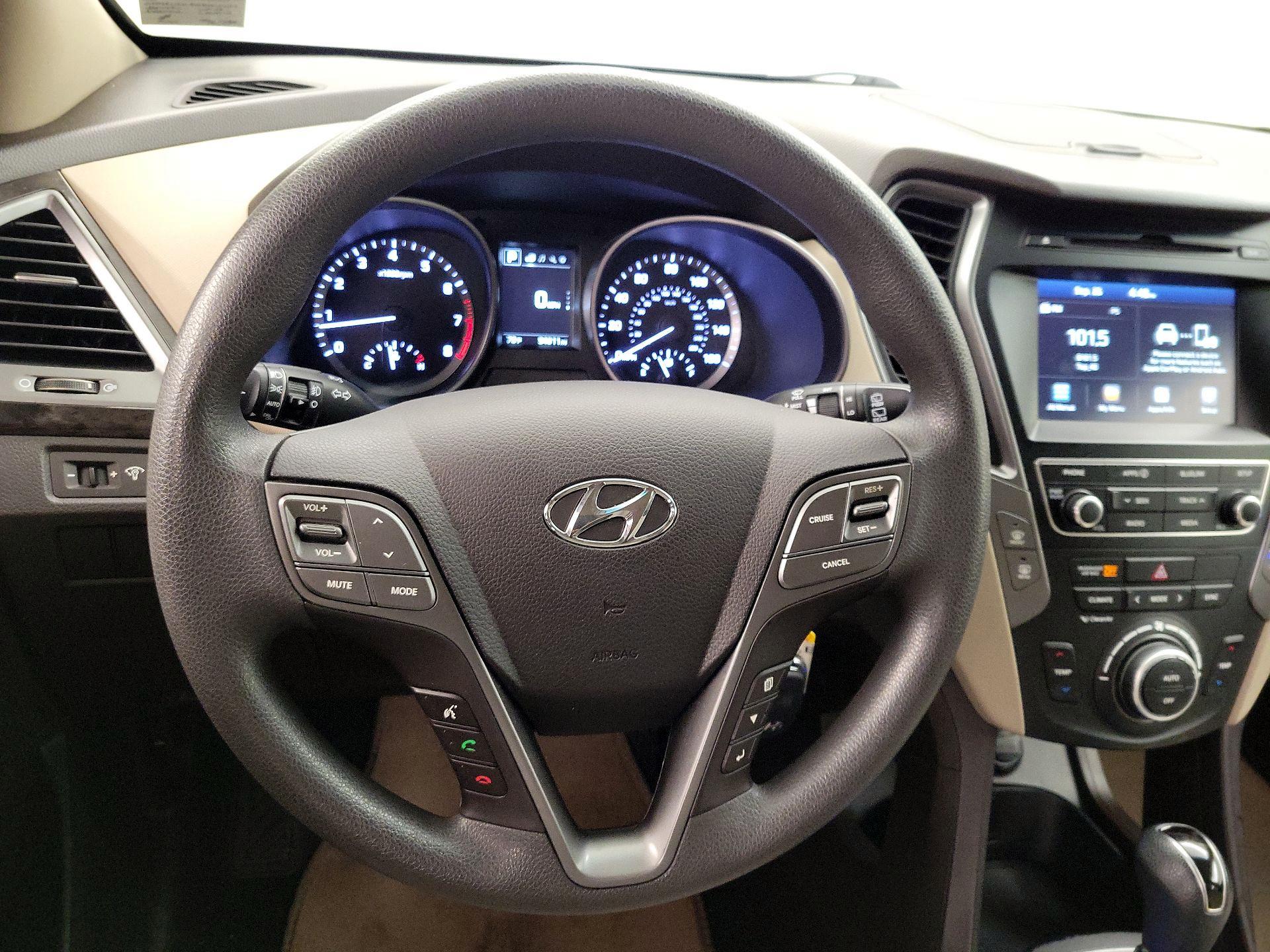 Thumbnail: 2017 Hyundai Santa Fe - 10
