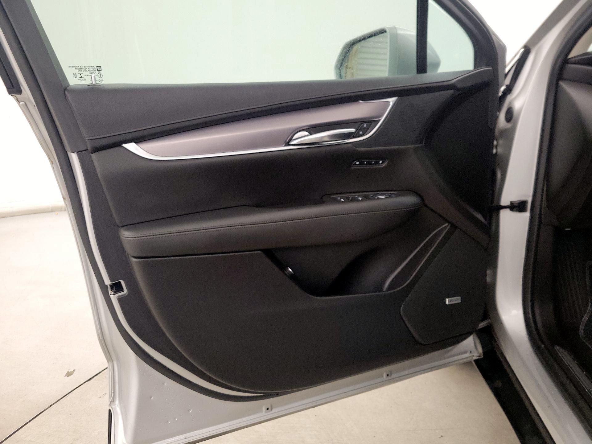 Thumbnail: 2019 Cadillac XT5 - 12