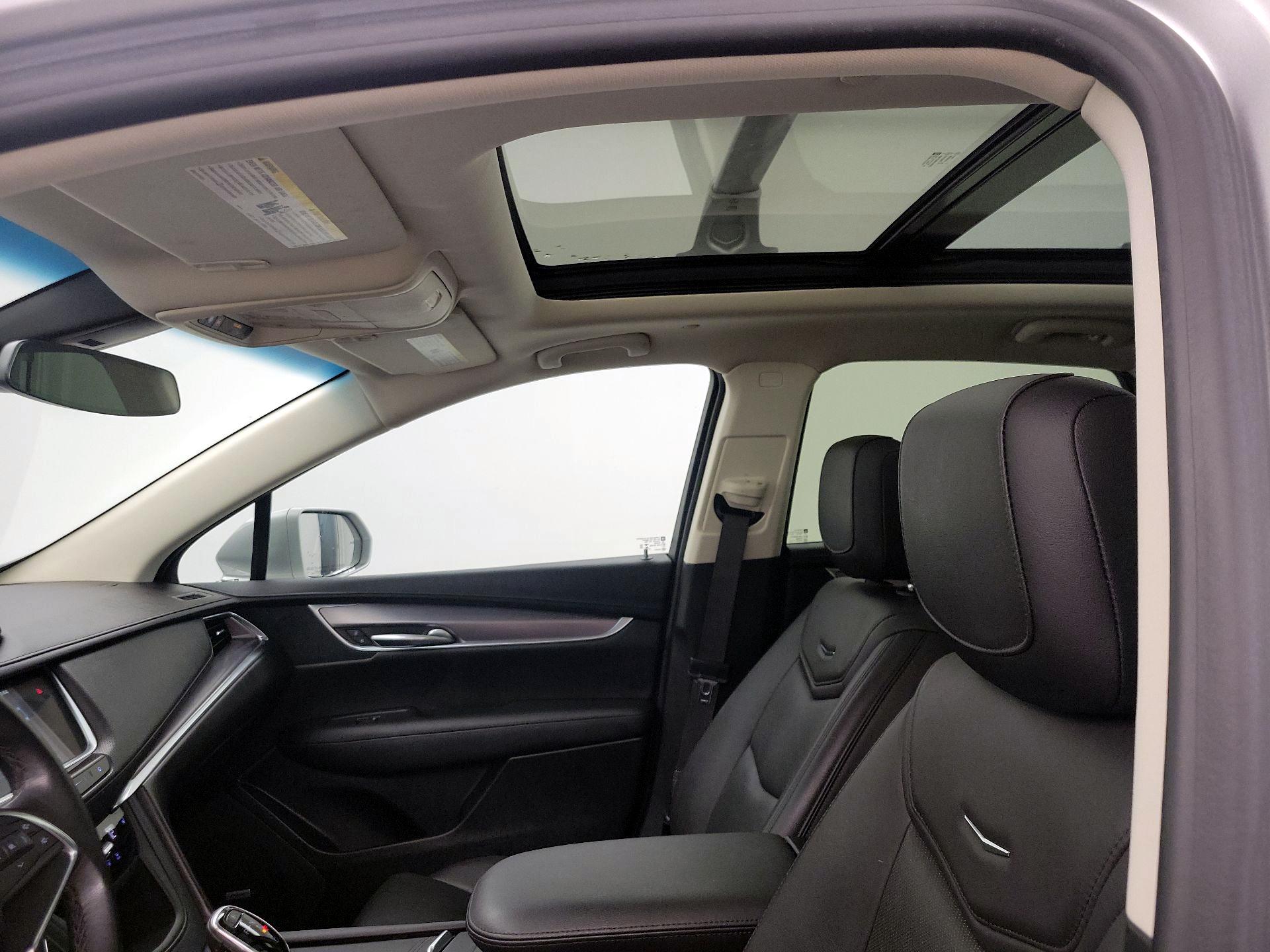 Thumbnail: 2019 Cadillac XT5 - 19