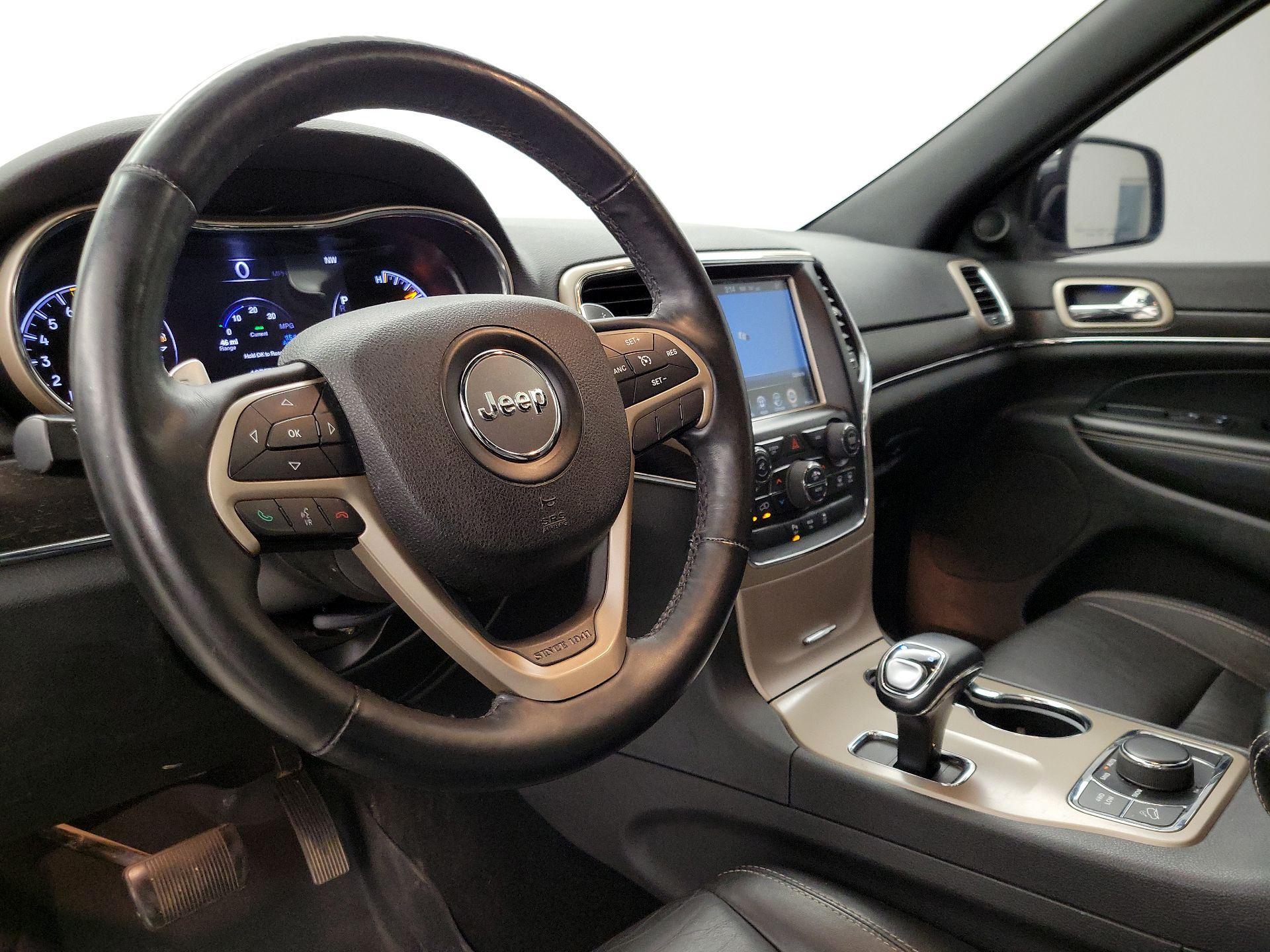 Thumbnail: 2015 Jeep Grand Cherokee - 9