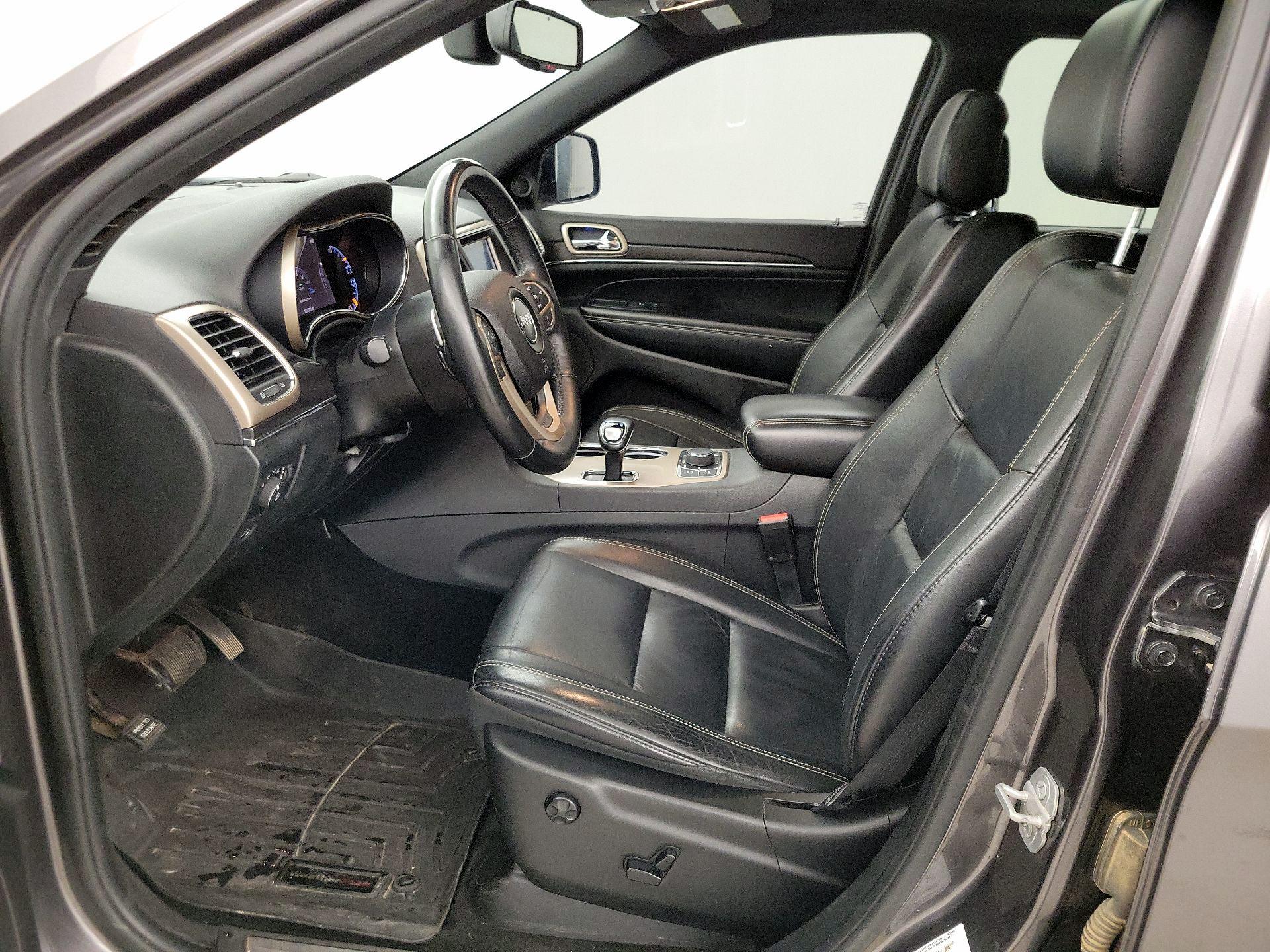 Thumbnail: 2015 Jeep Grand Cherokee - 11