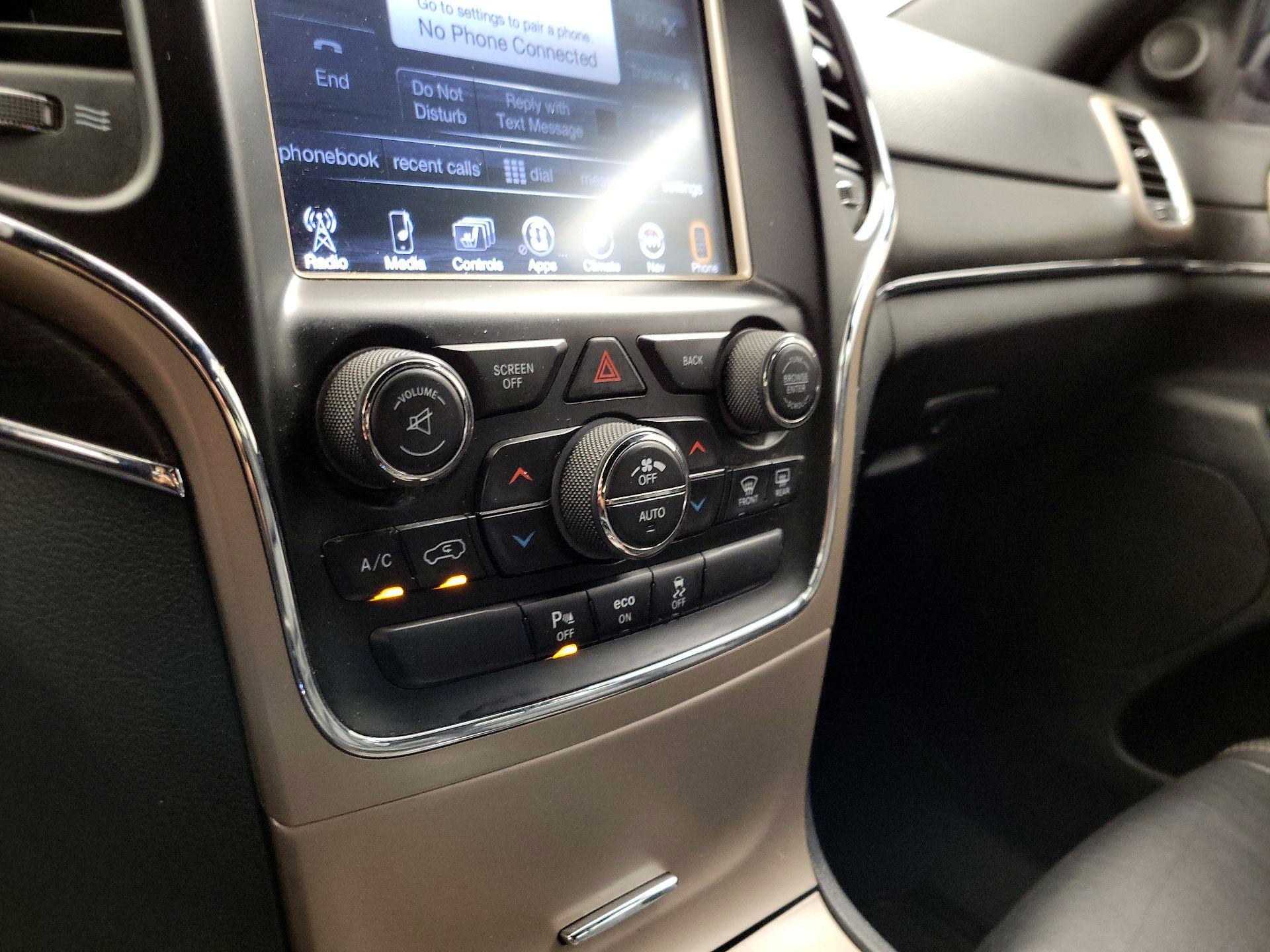 Thumbnail: 2015 Jeep Grand Cherokee - 17
