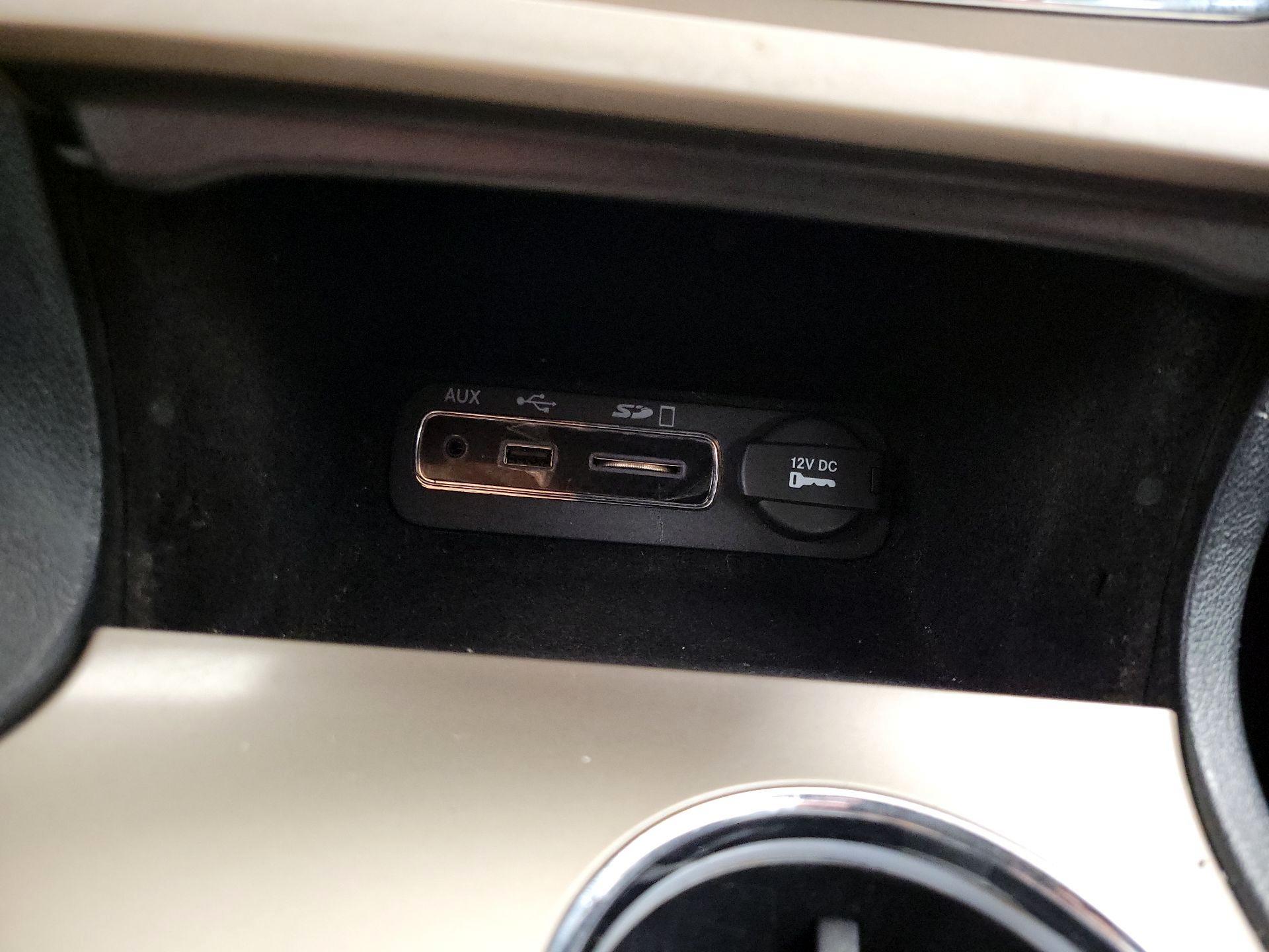 Thumbnail: 2015 Jeep Grand Cherokee - 19