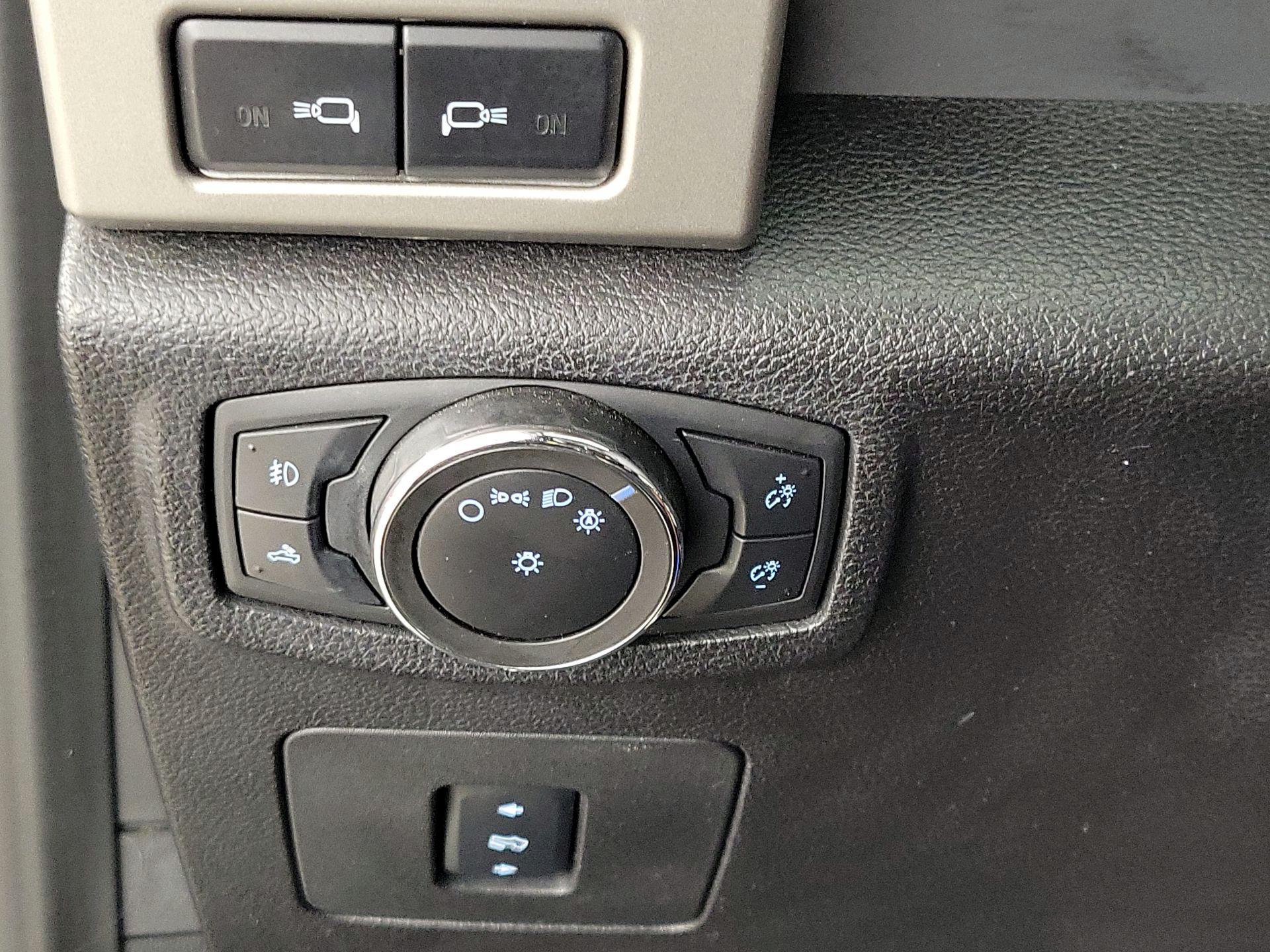Thumbnail: 2015 Ford F-150 - 13