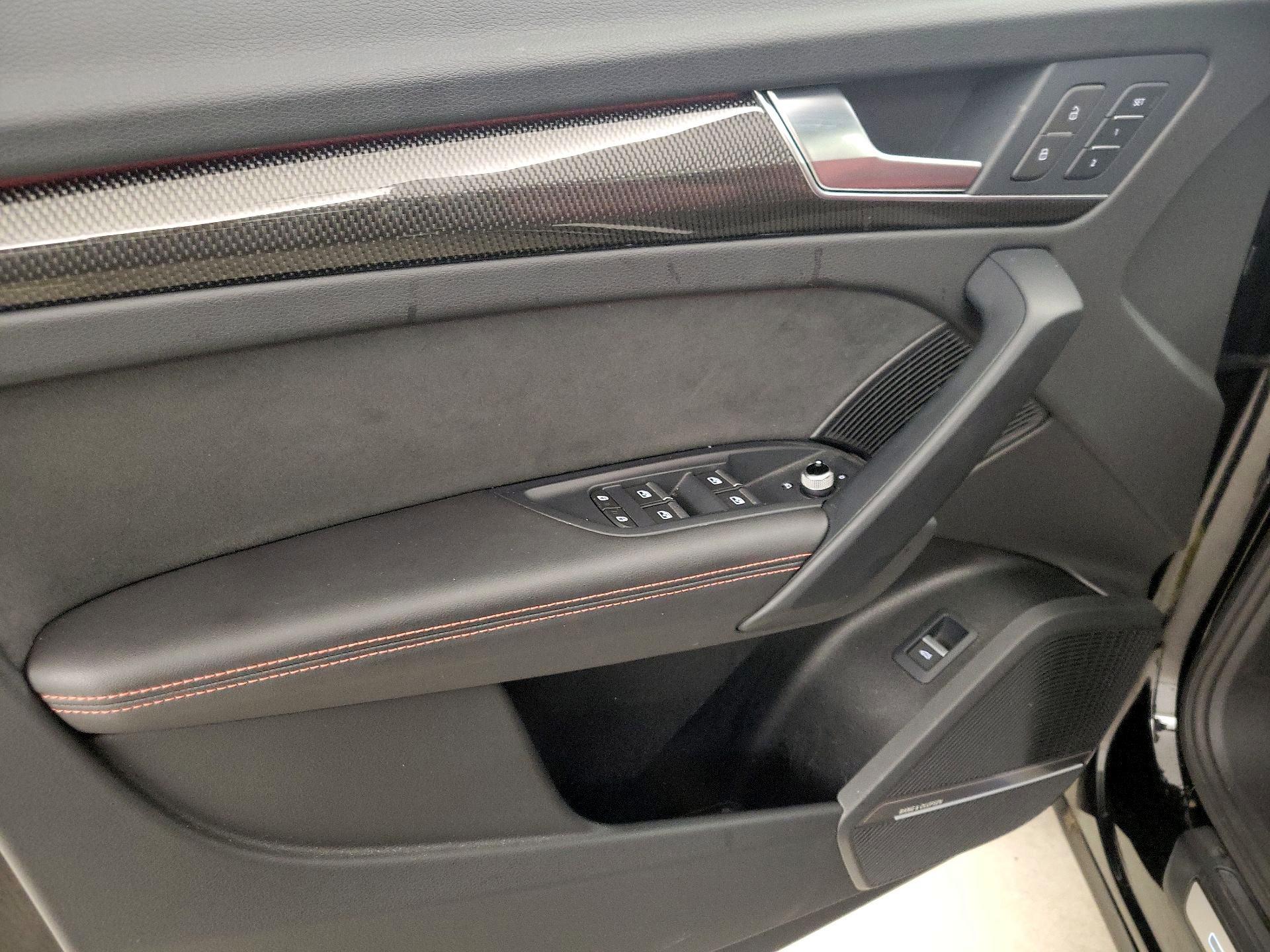 Thumbnail: 2021 Audi SQ5 - 12