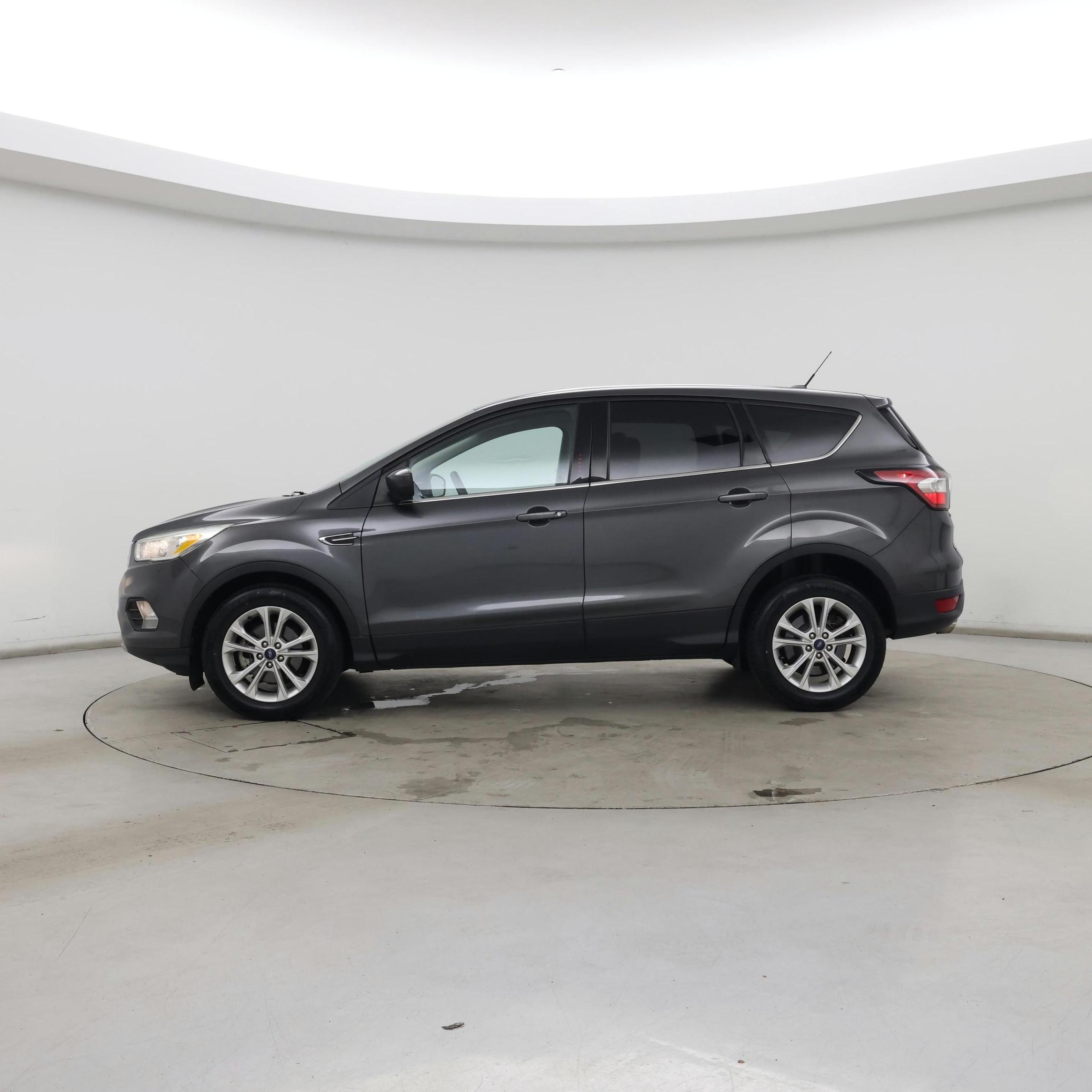 Thumbnail: 2017 Ford Escape - 3