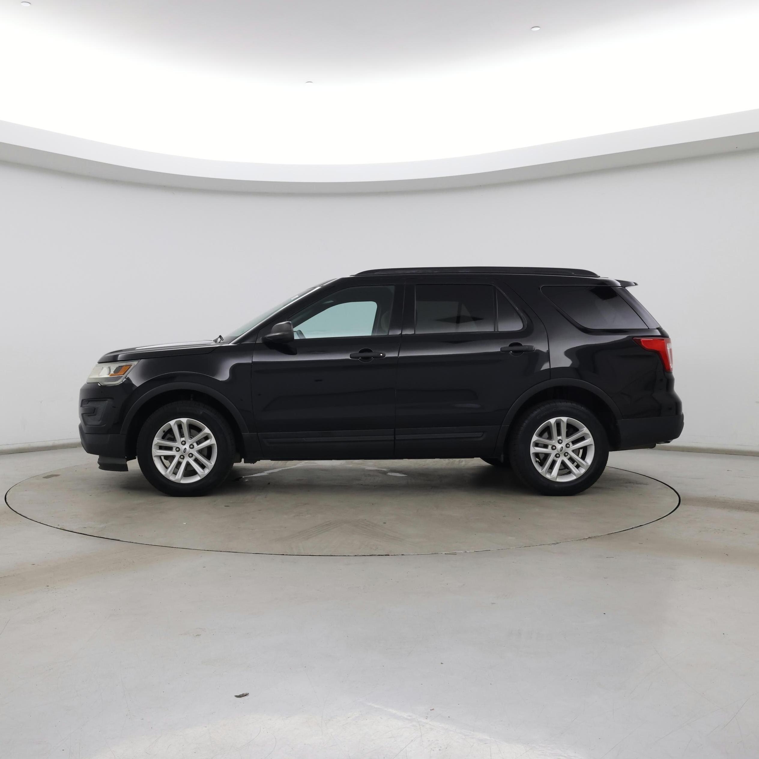 Thumbnail: 2016 Ford Explorer - 3