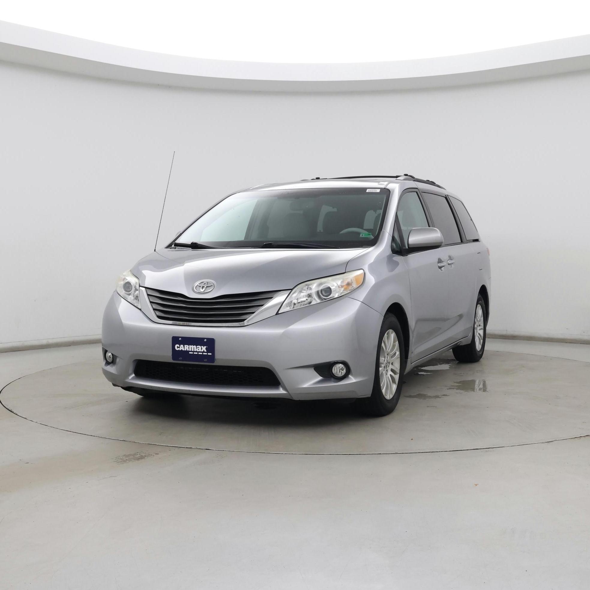 Thumbnail: 2014 Toyota Sienna - 4