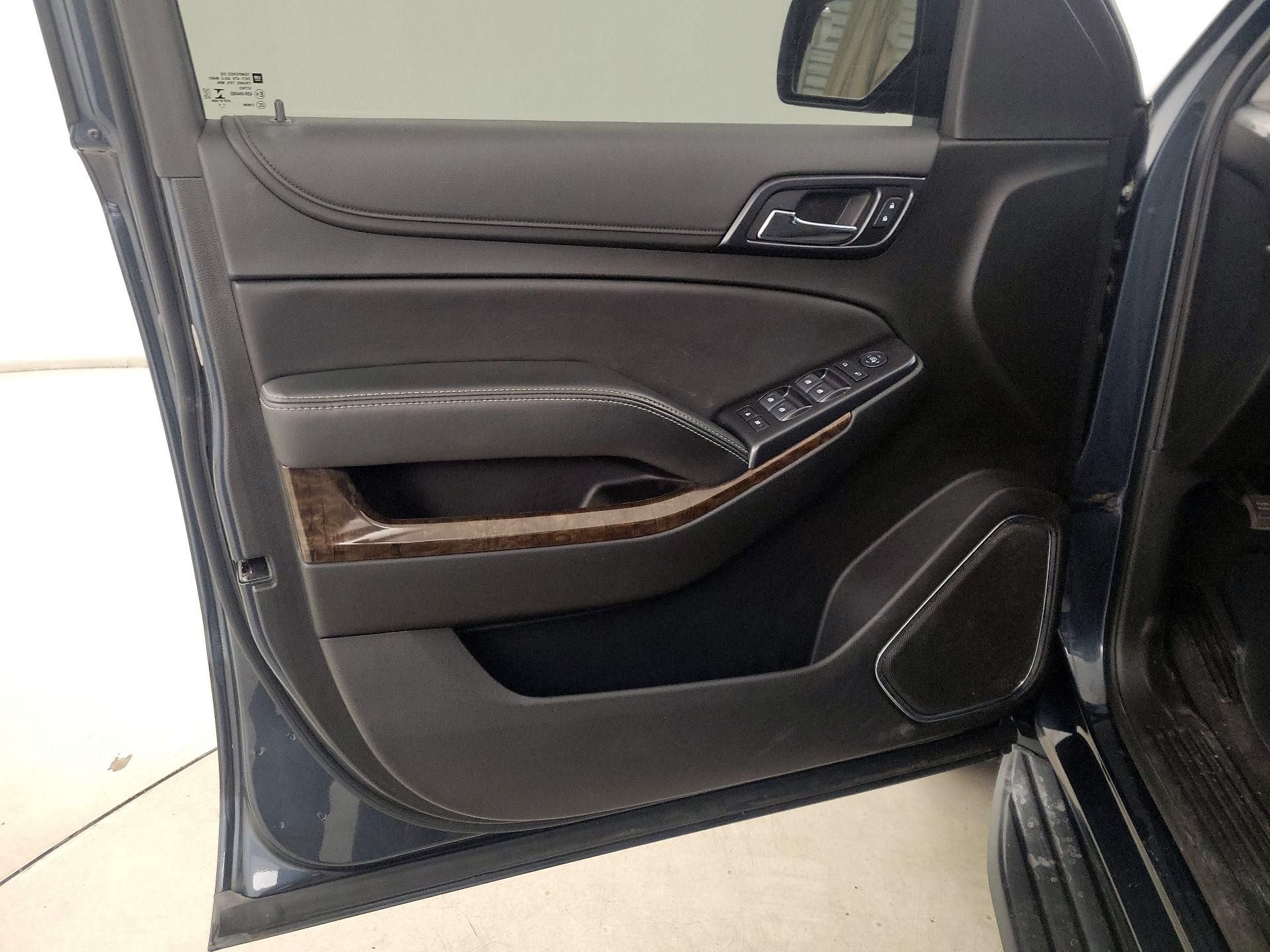 Thumbnail: 2019 Chevrolet Tahoe - 12