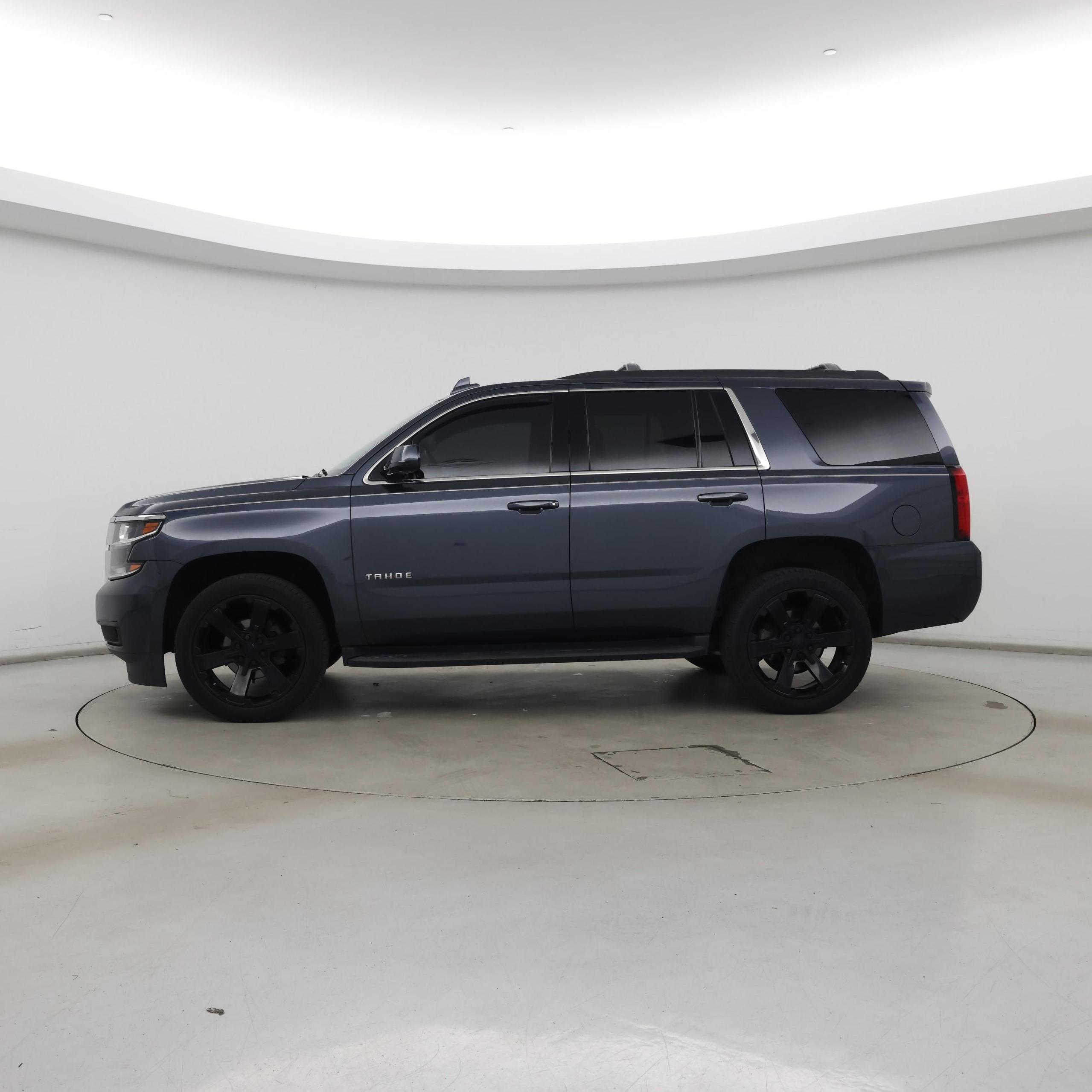 Thumbnail: 2019 Chevrolet Tahoe - 3