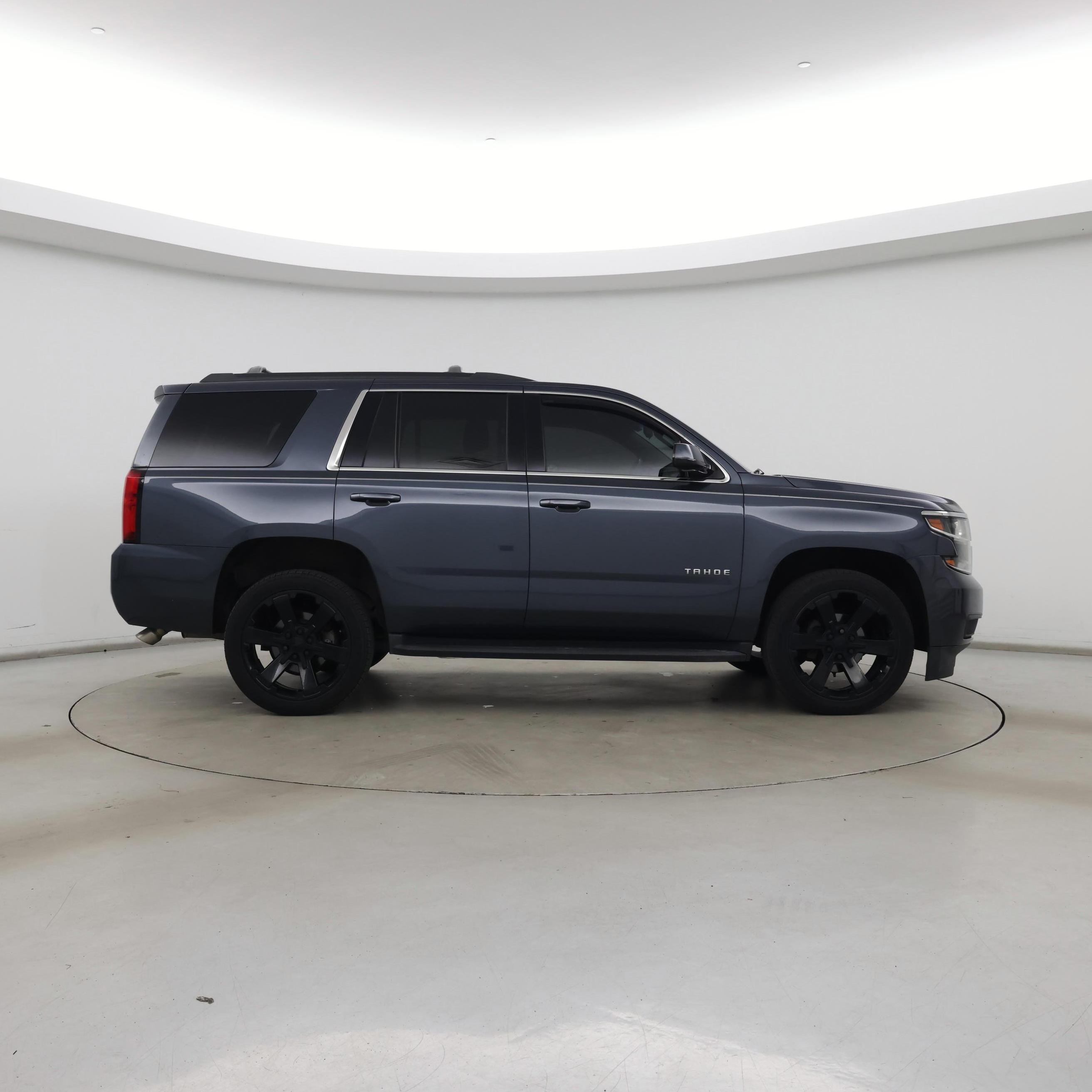 Thumbnail: 2019 Chevrolet Tahoe - 7