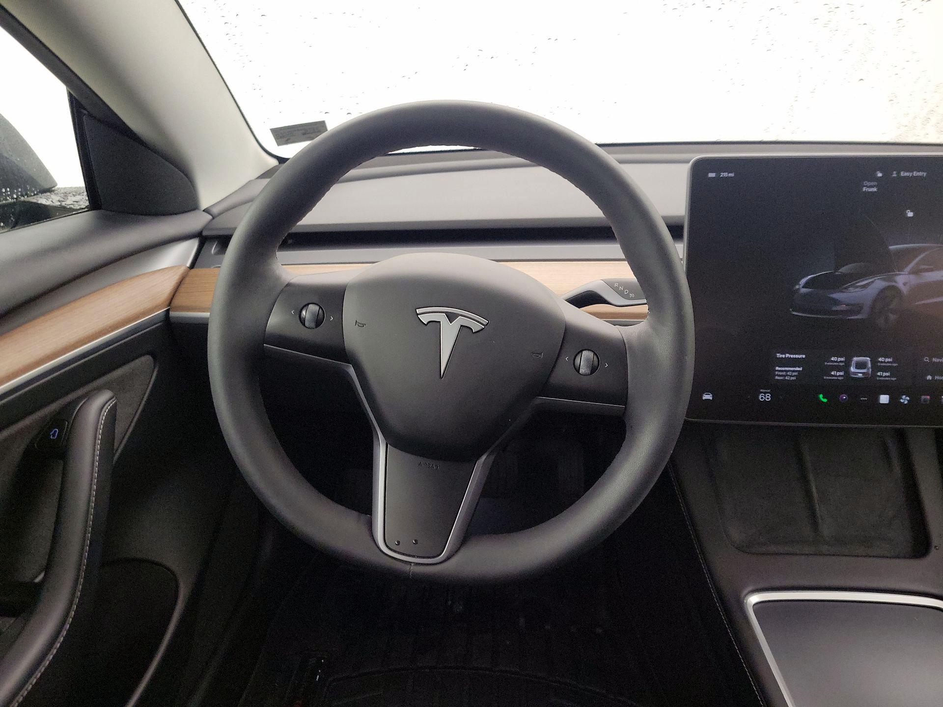 Thumbnail: 2023 Tesla Model 3 - 10
