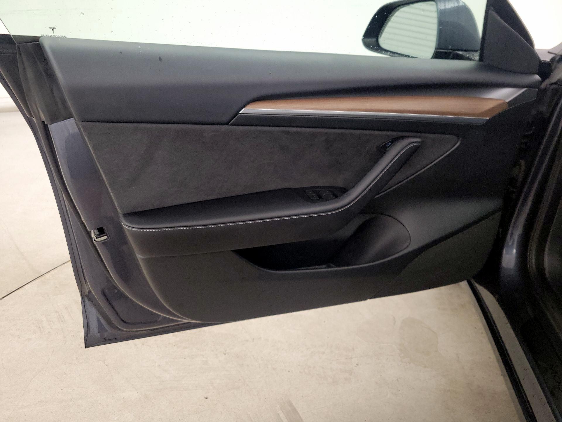 Thumbnail: 2023 Tesla Model 3 - 12
