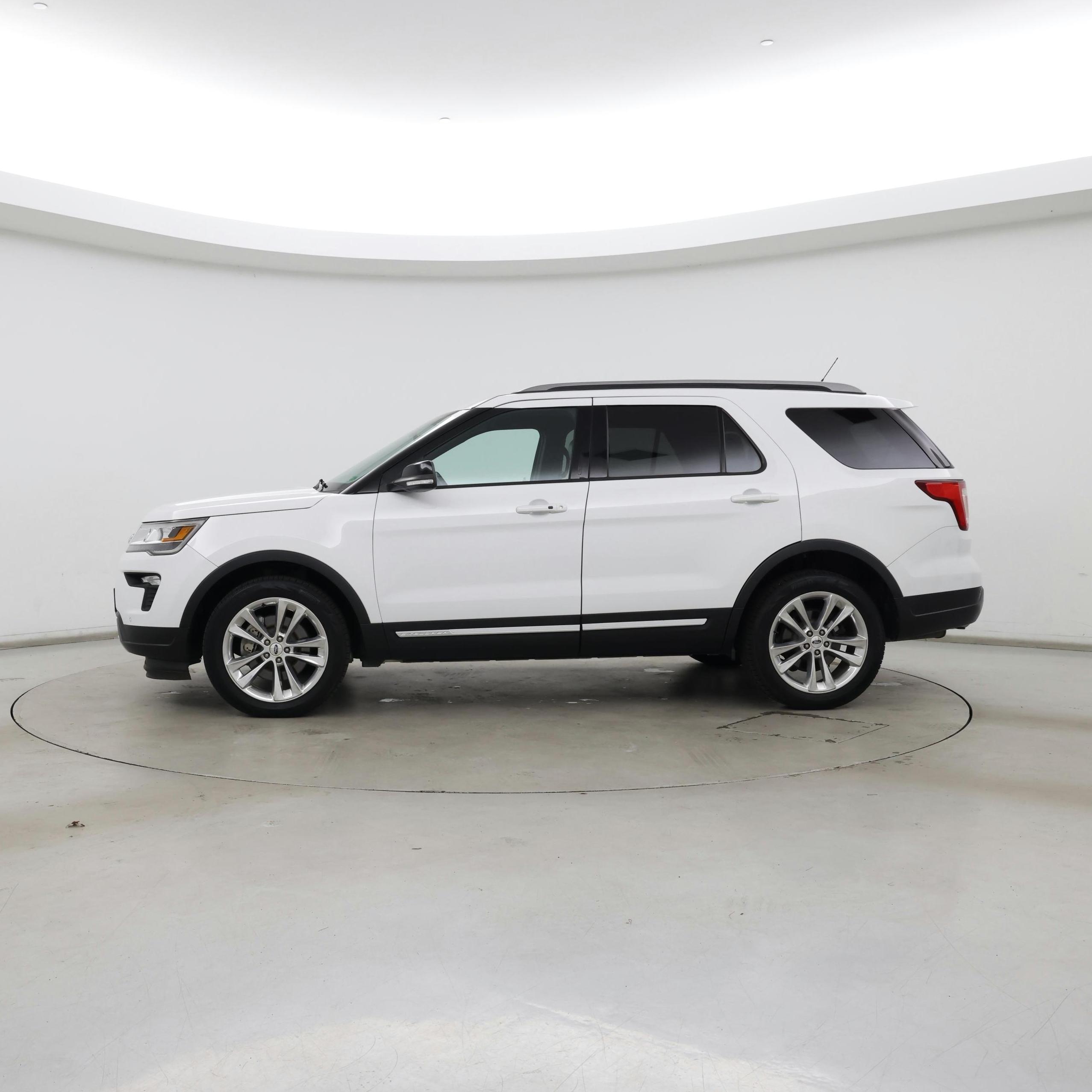 Thumbnail: 2018 Ford Explorer - 3