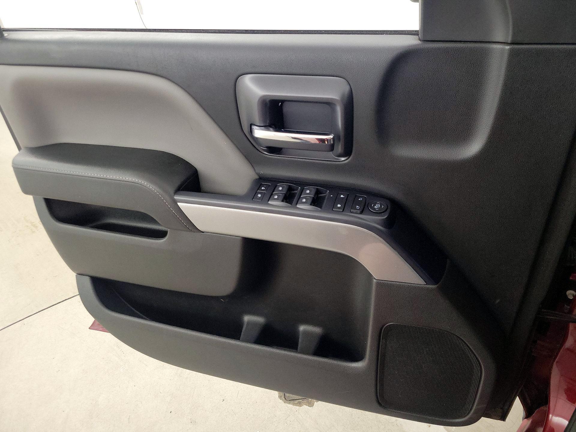 Thumbnail: 2018 Chevrolet Silverado 1500 - 12