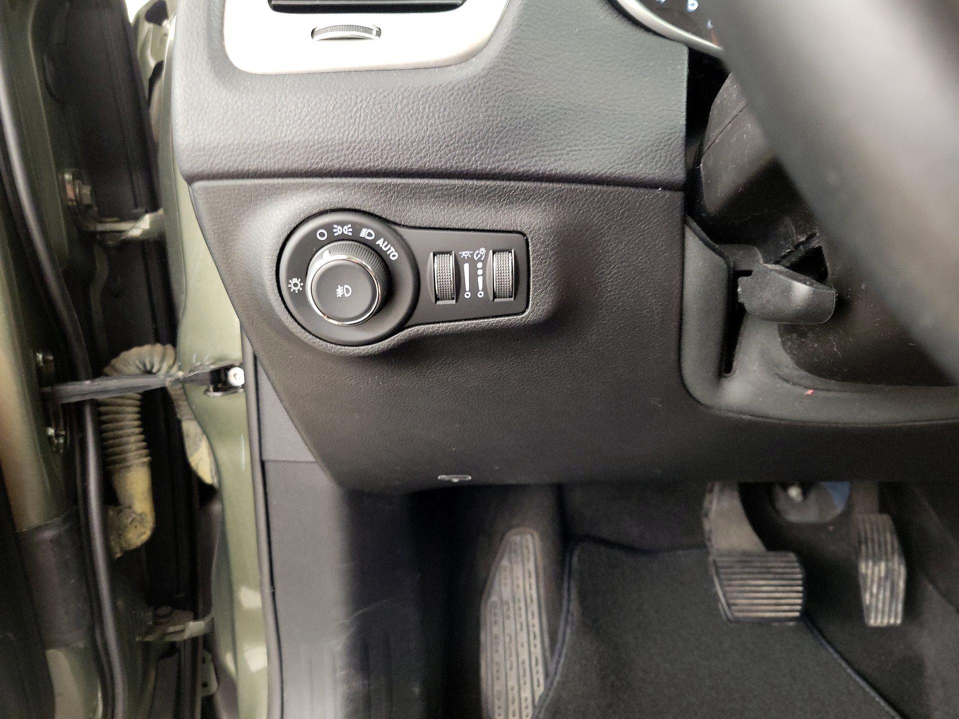 Thumbnail: 2017 Jeep Compass - 13