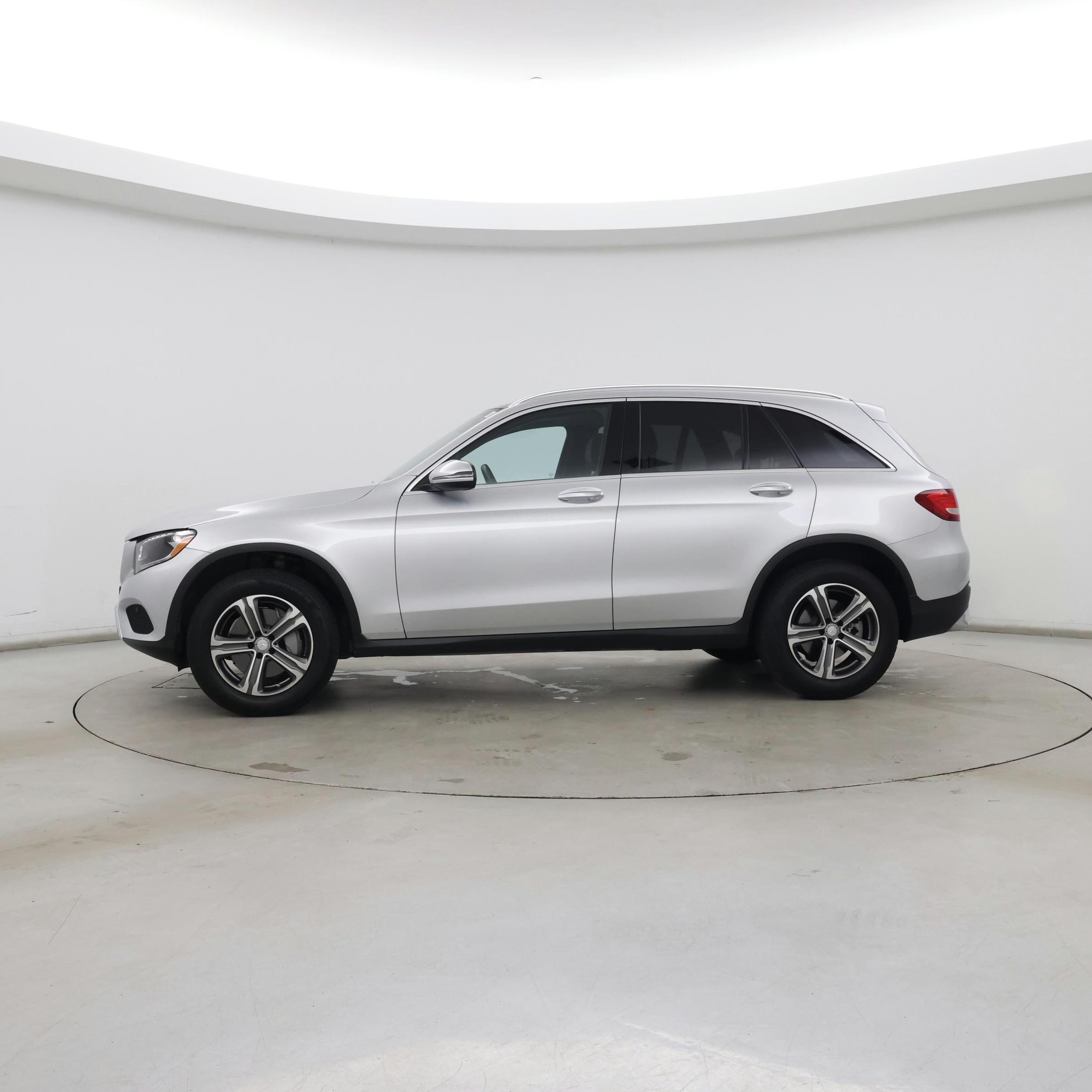Thumbnail: 2017 Mercedes-Benz GLC - 3