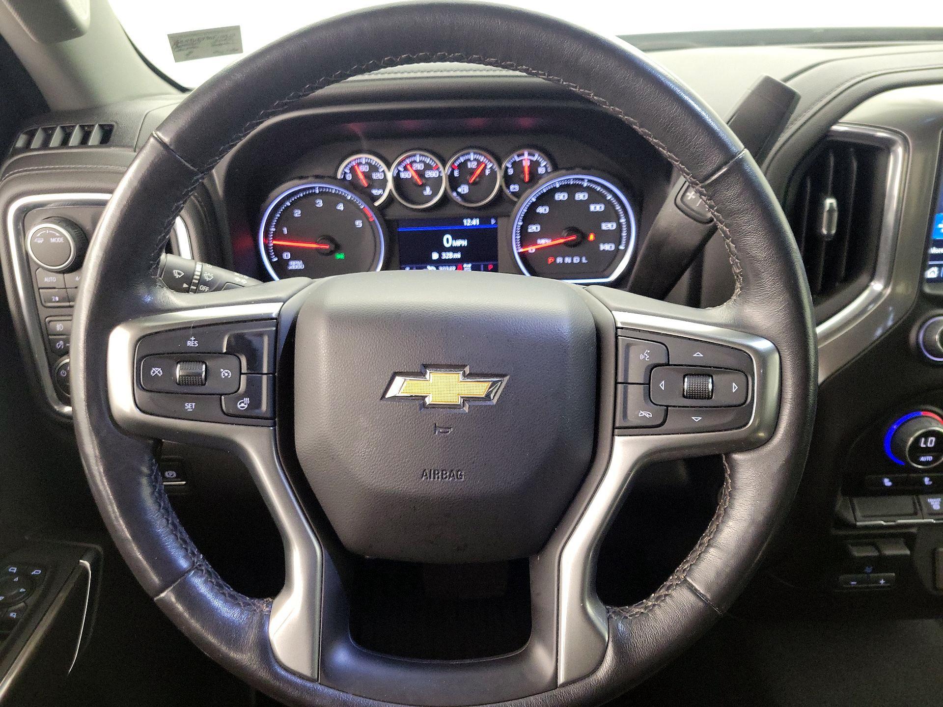 Thumbnail: 2022 Chevrolet Silverado 3500 - 10