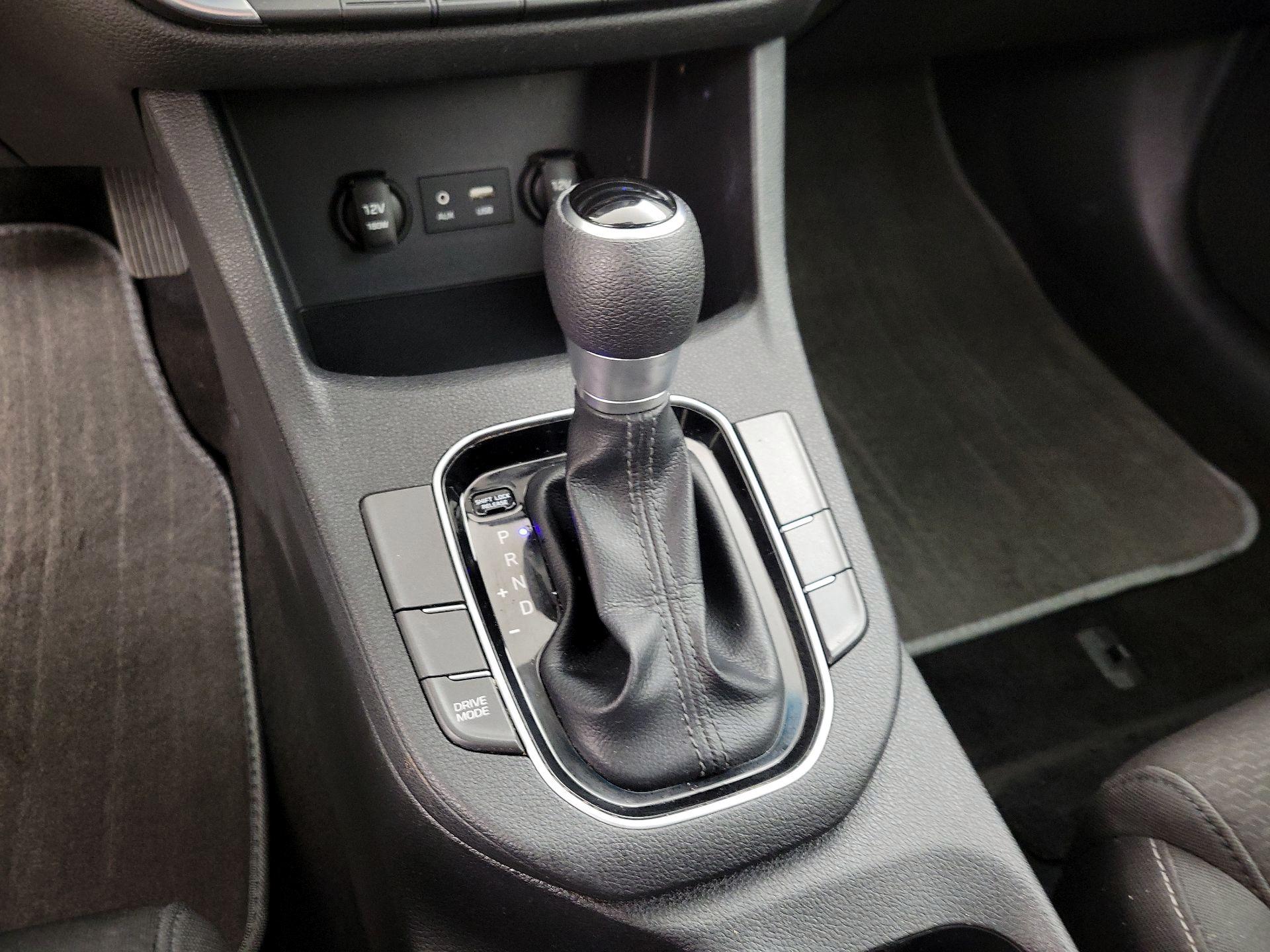 Thumbnail: 2019 Hyundai Elantra - 17