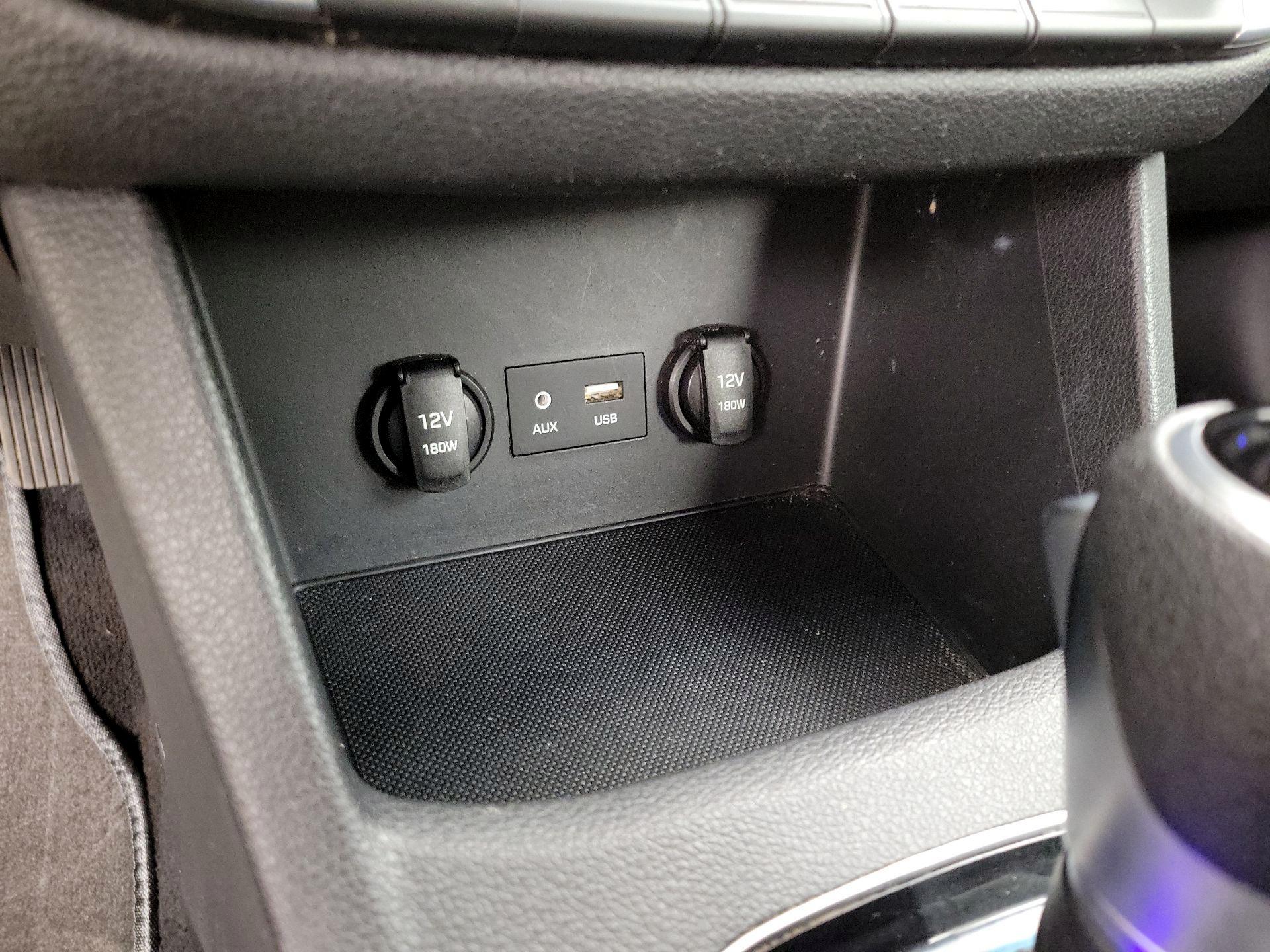 Thumbnail: 2019 Hyundai Elantra - 18