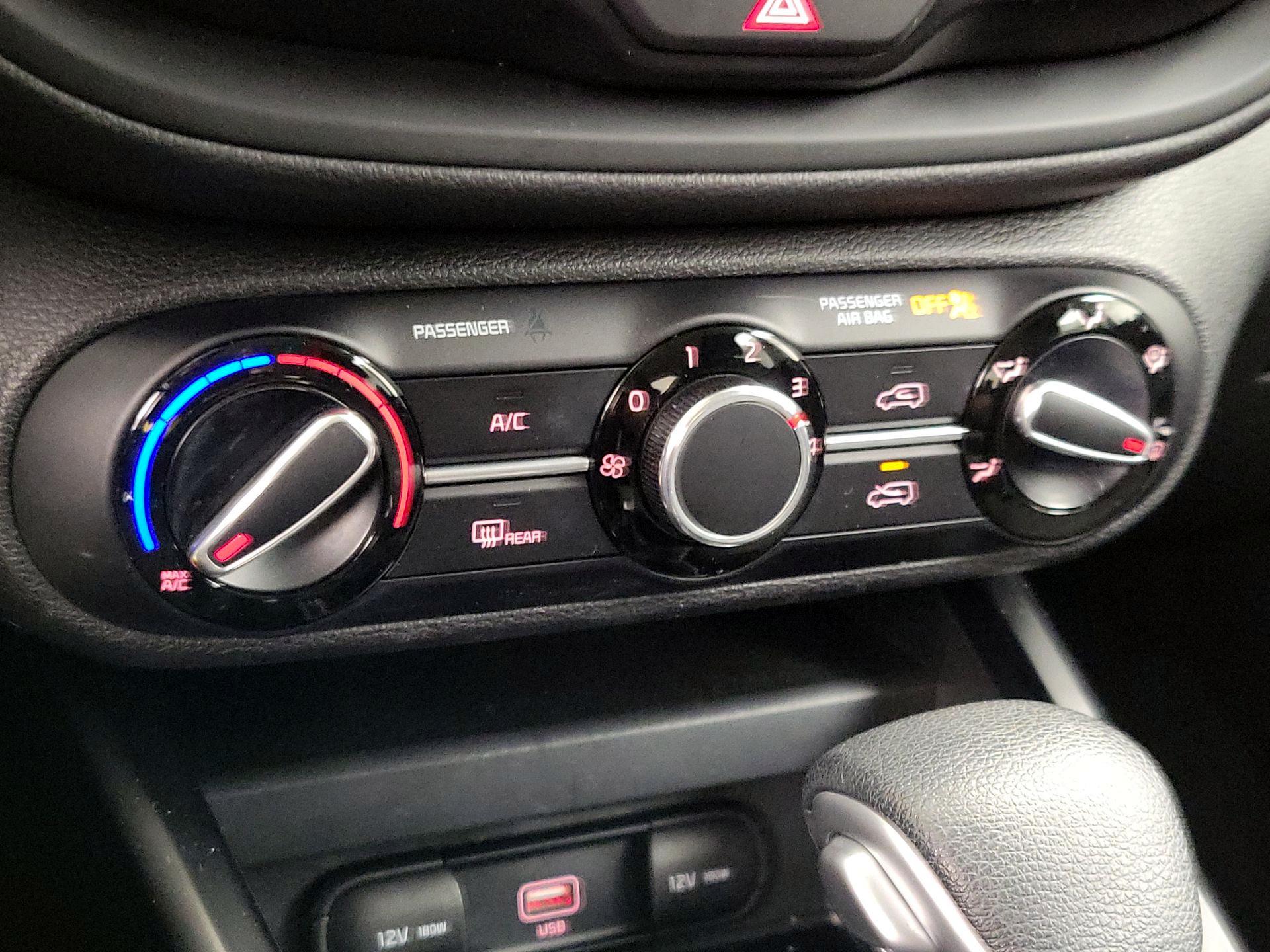 Thumbnail: 2020 Kia Soul - 16