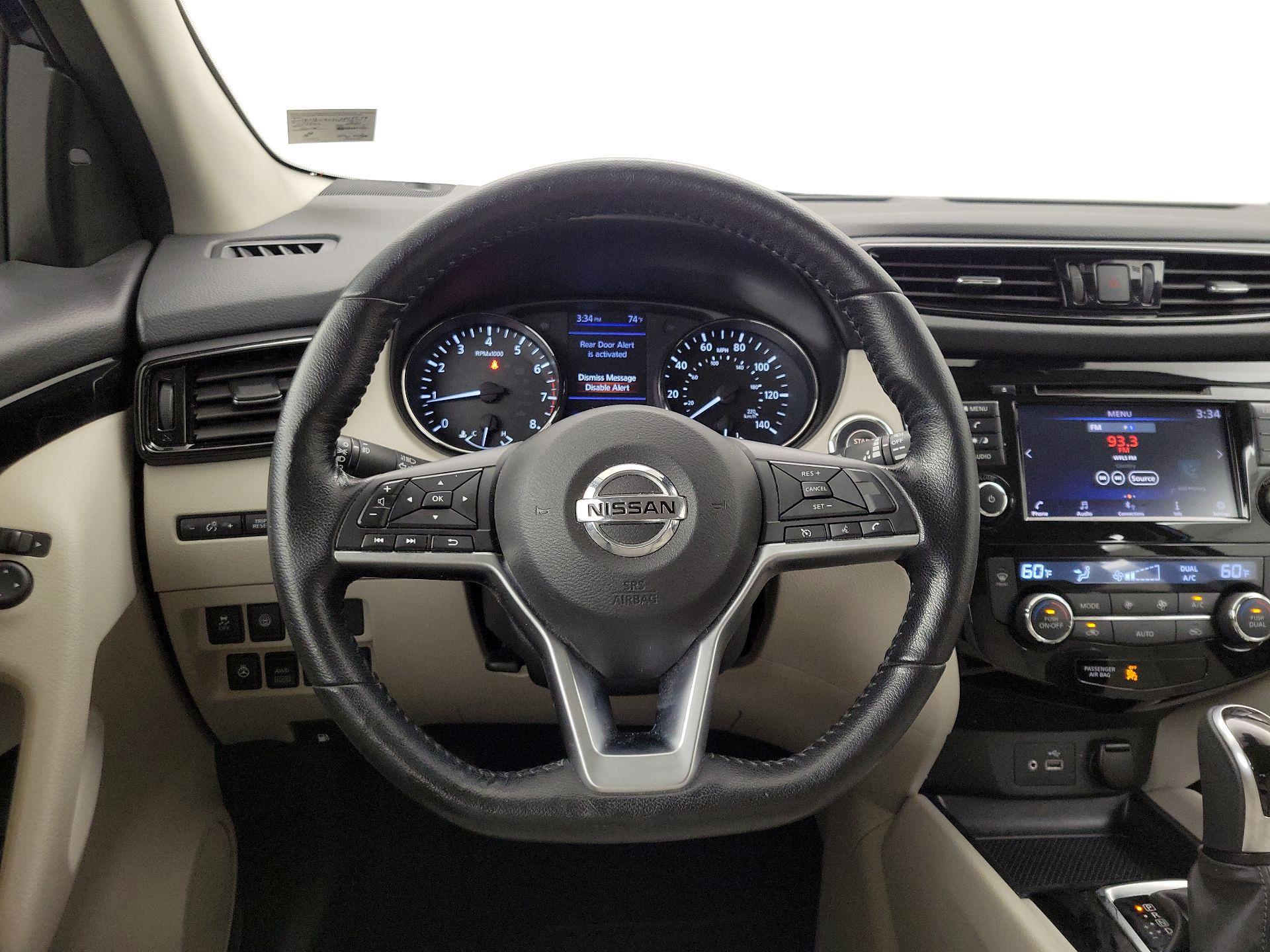 Thumbnail: 2021 Nissan Rogue Sport - 10